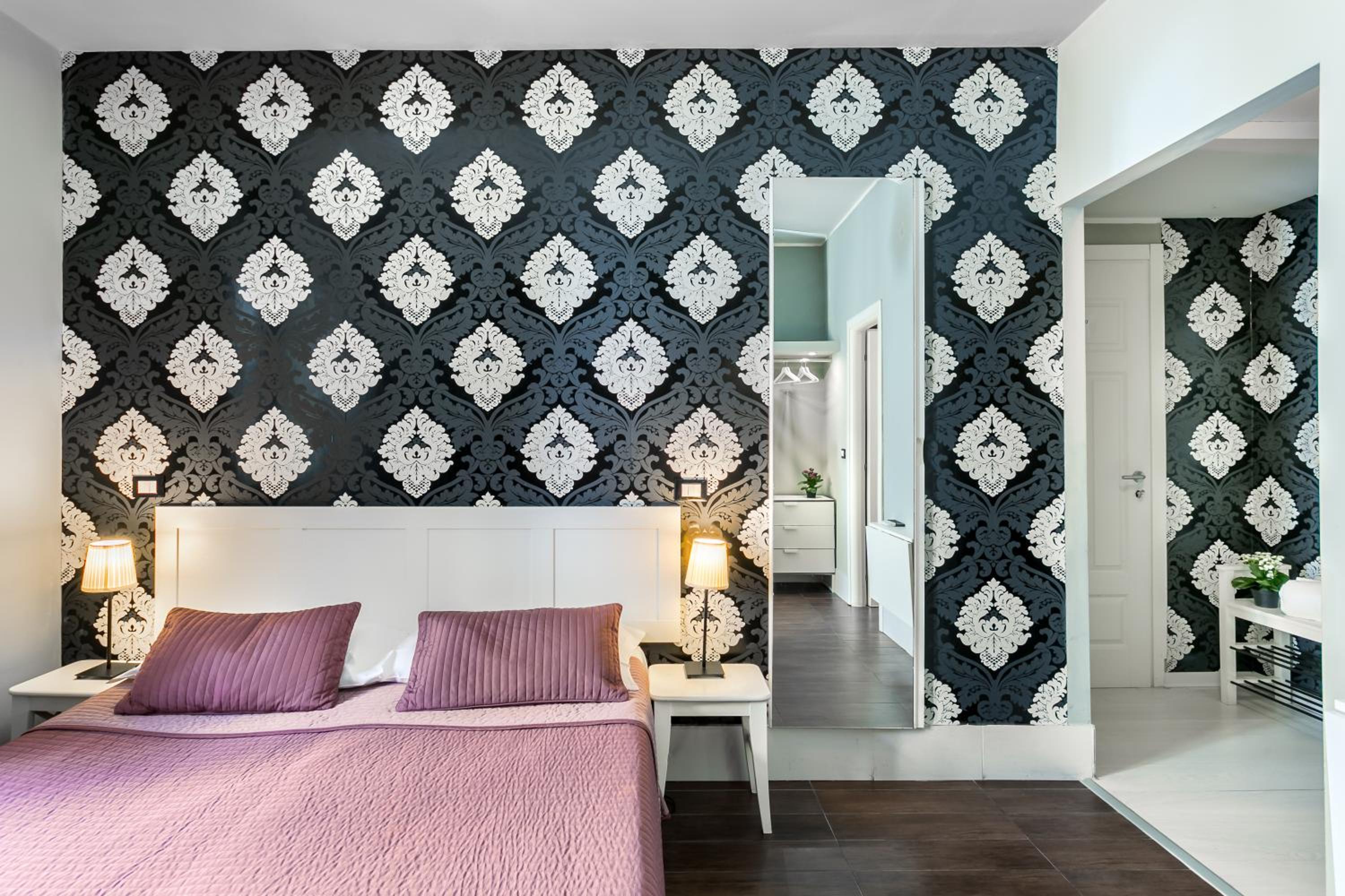 AmoRoma Suite