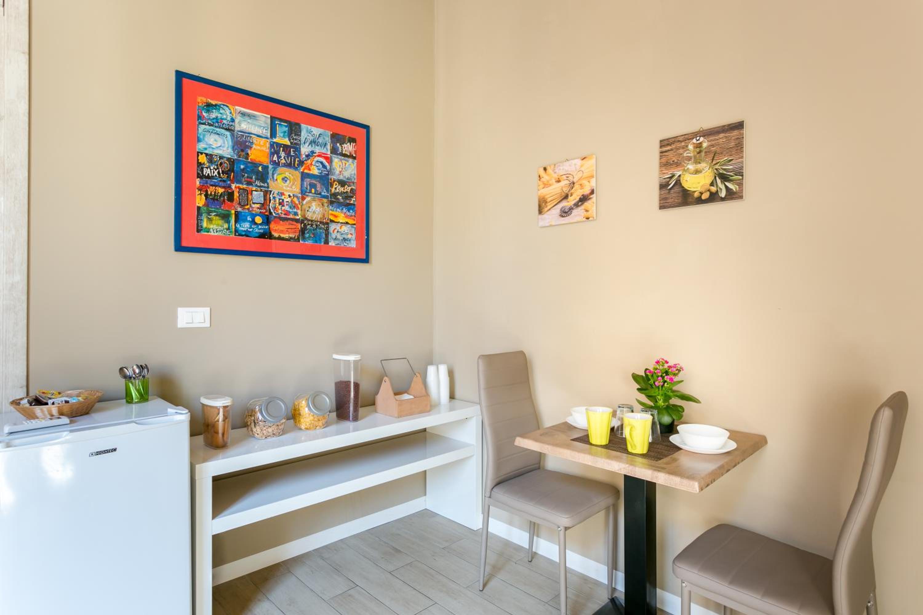 AmoRoma Suite