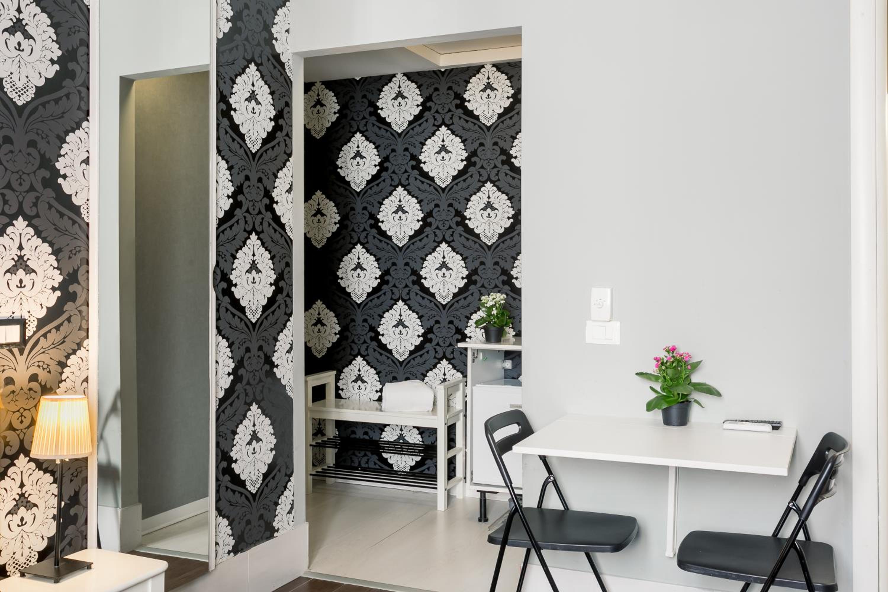 AmoRoma Suite