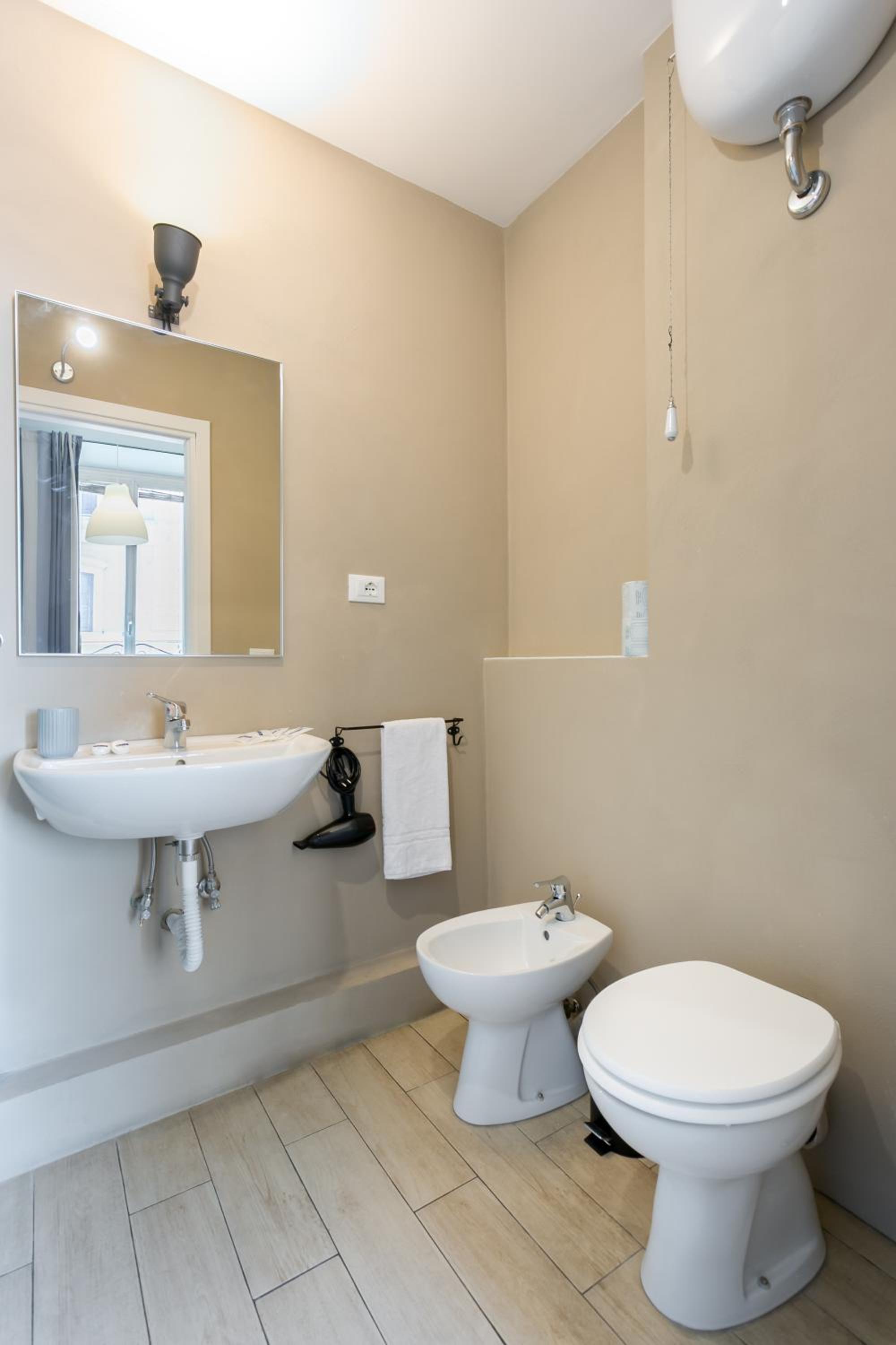 AmoRoma Suite