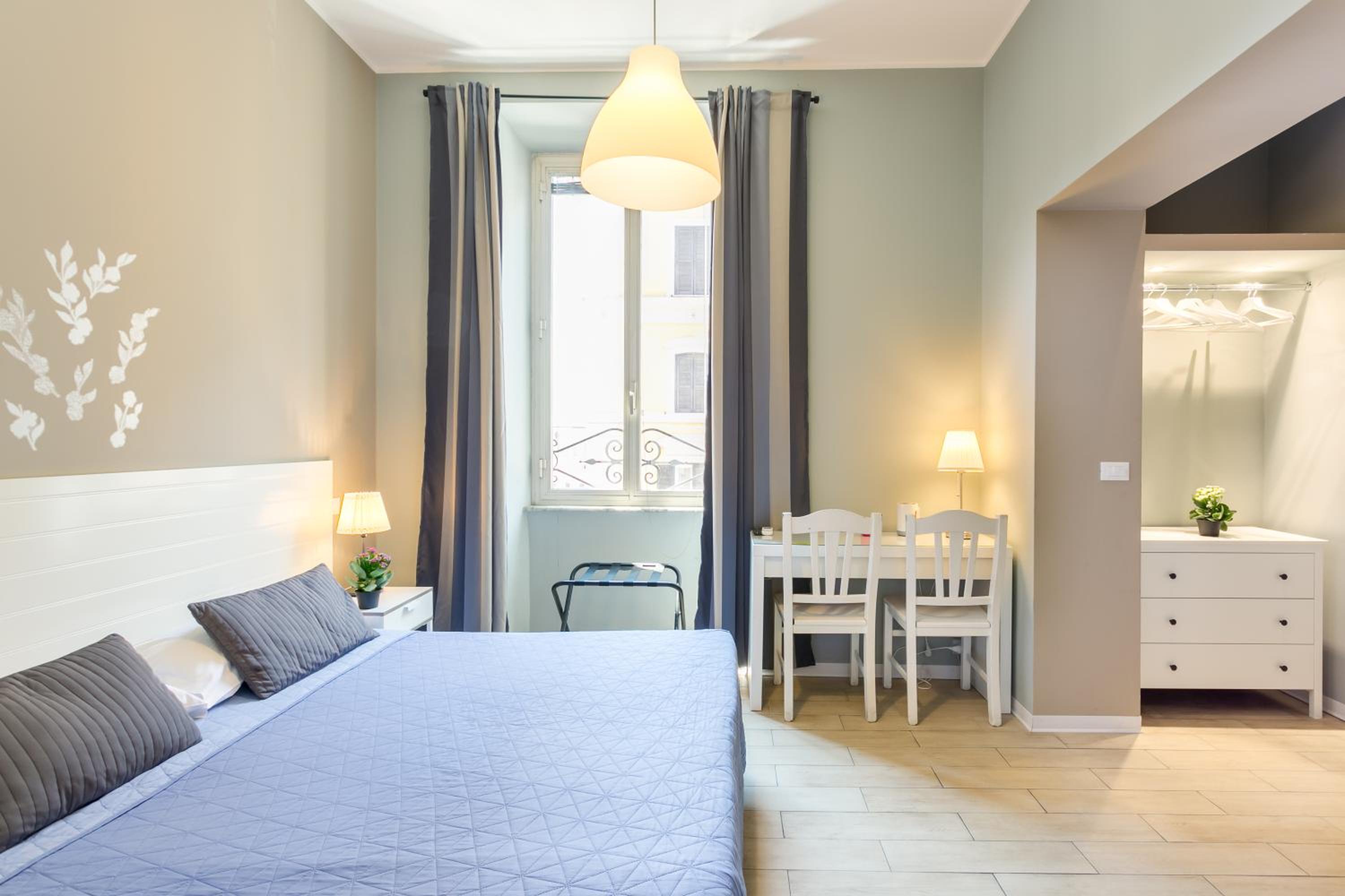 AmoRoma Suite