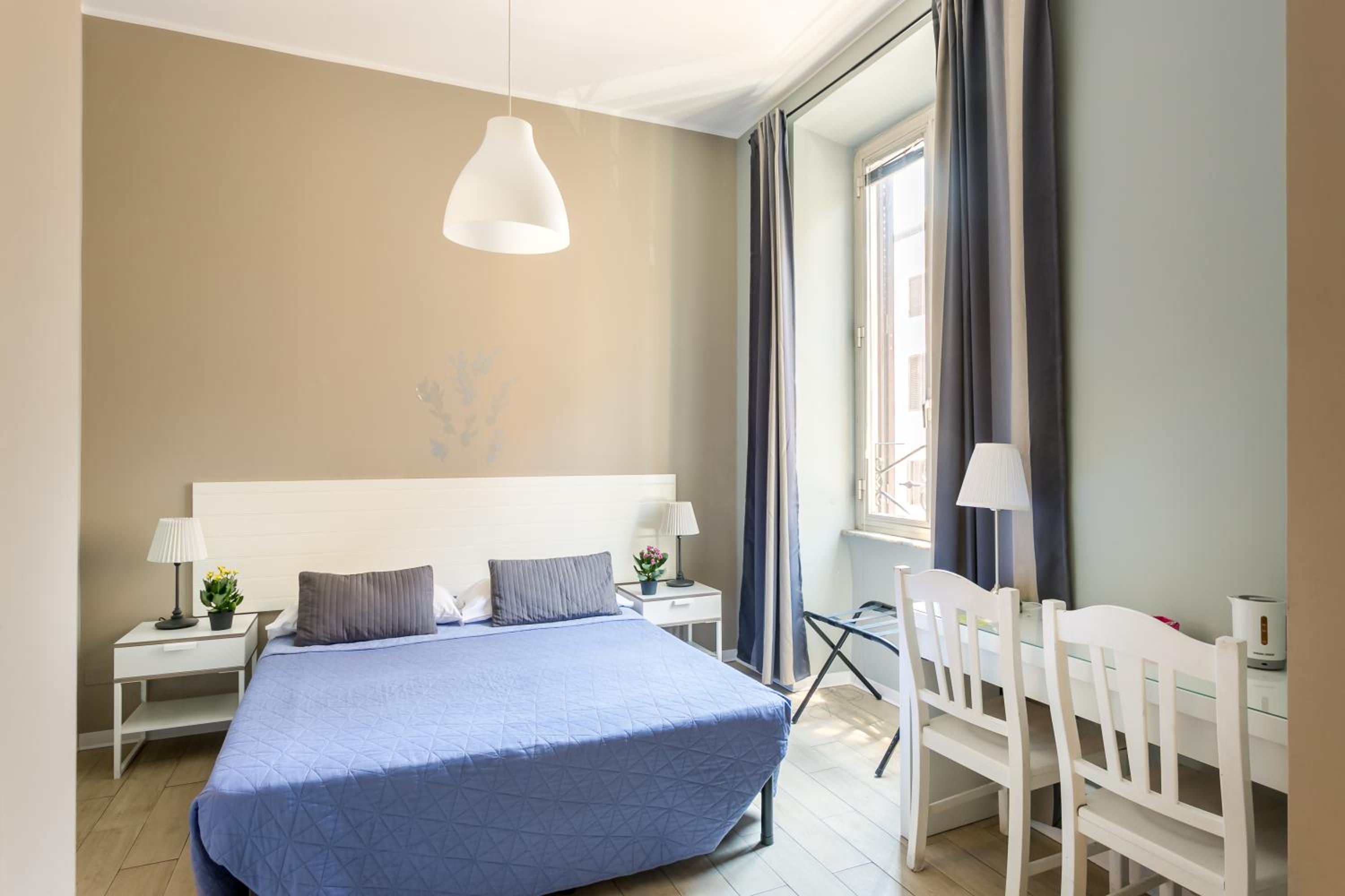 AmoRoma Suite