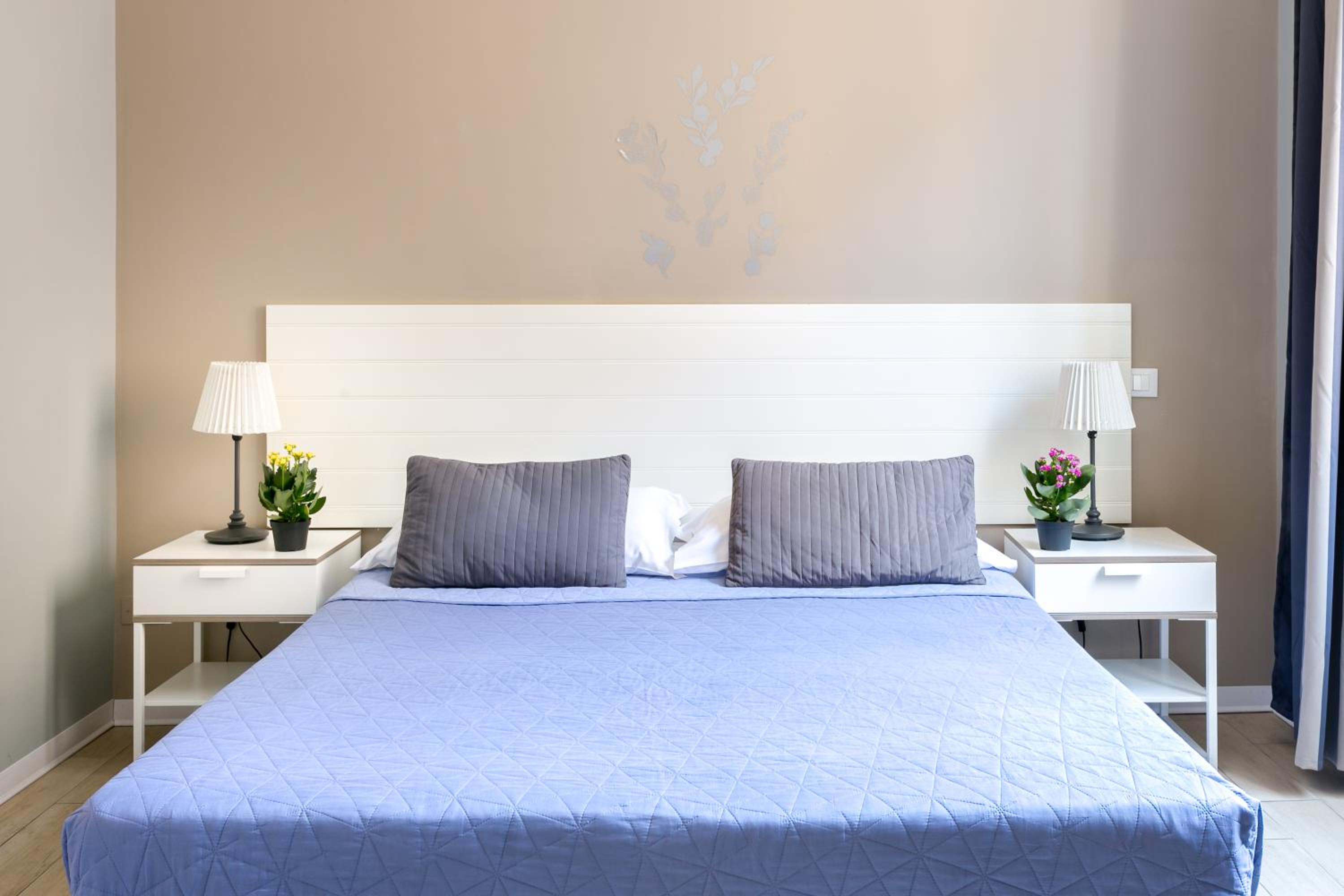 AmoRoma Suite