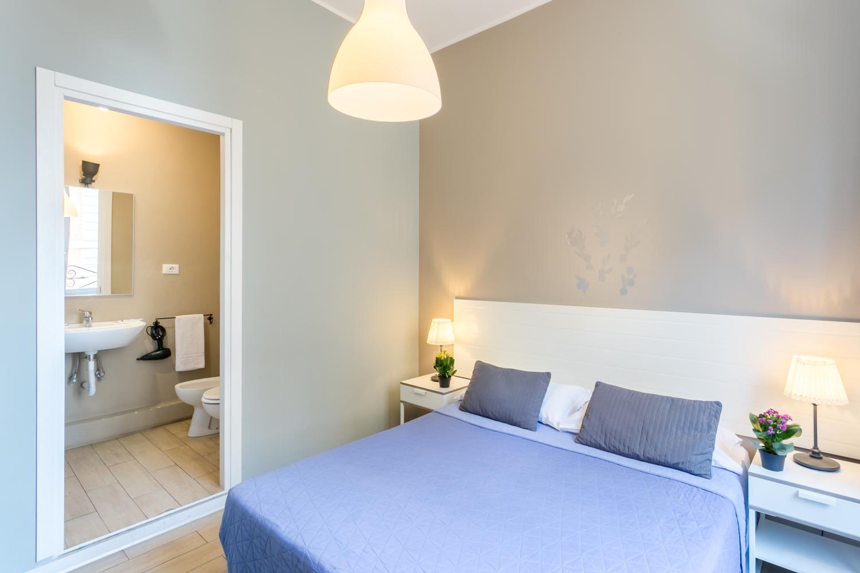 AmoRoma Suite