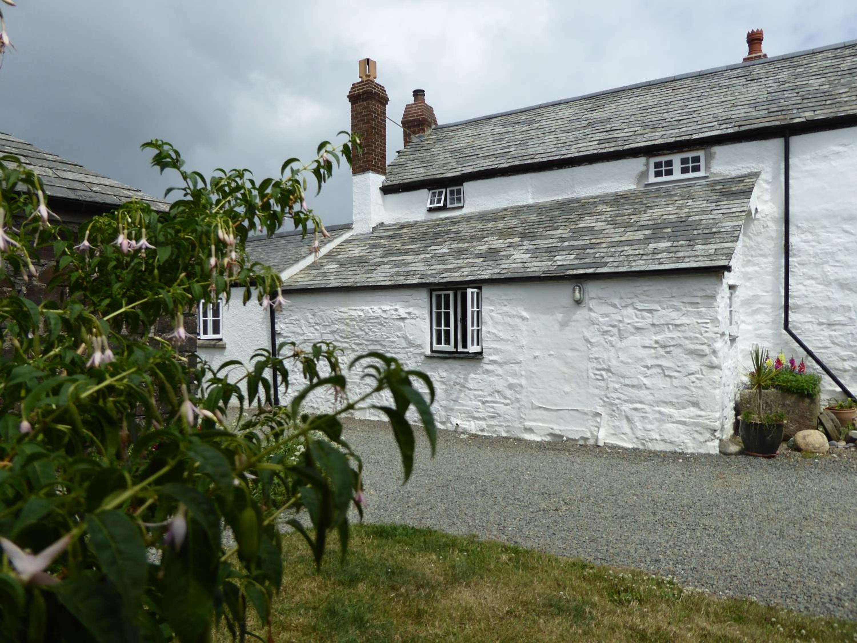 Lower Tresmorn Farmhouse