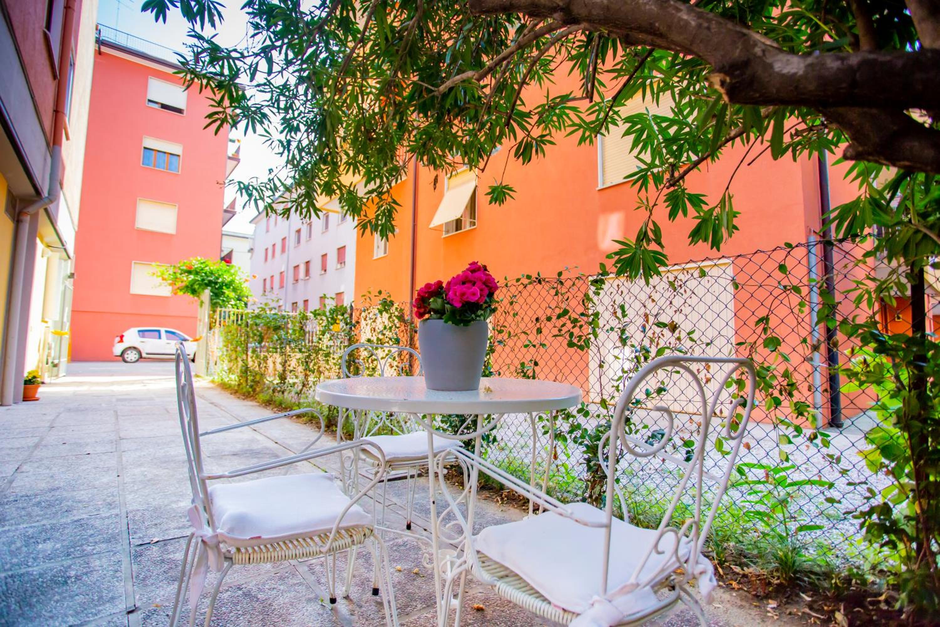 Laguna Boutique Apartments view 3