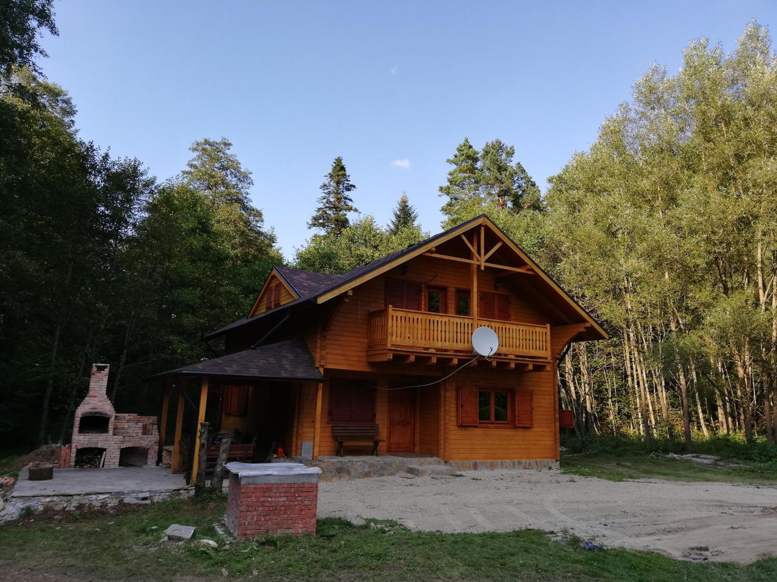 Chalet by the river view 4