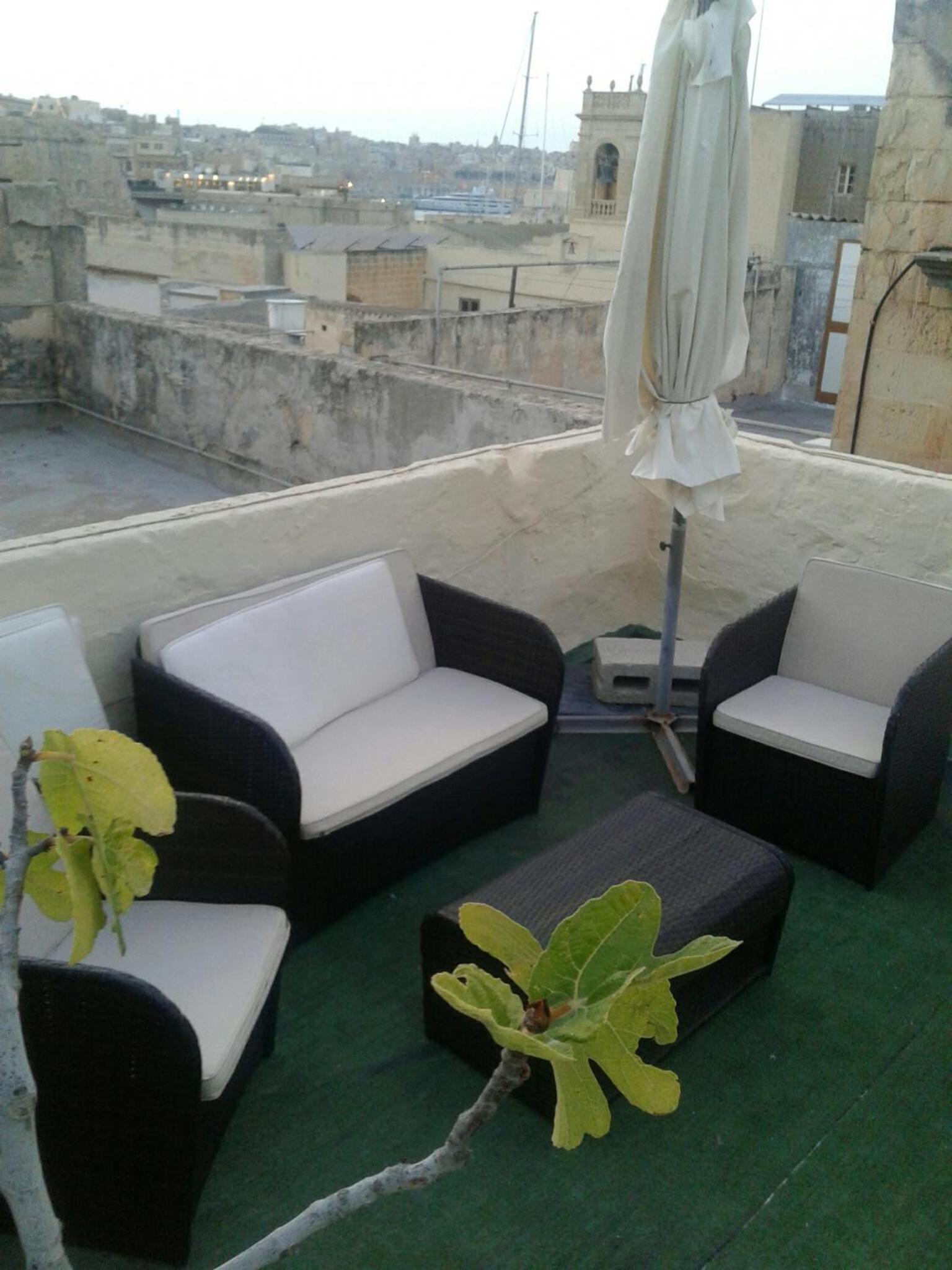 townhouse cospicua , ( 3 cities-valletta ) ferry photo 4