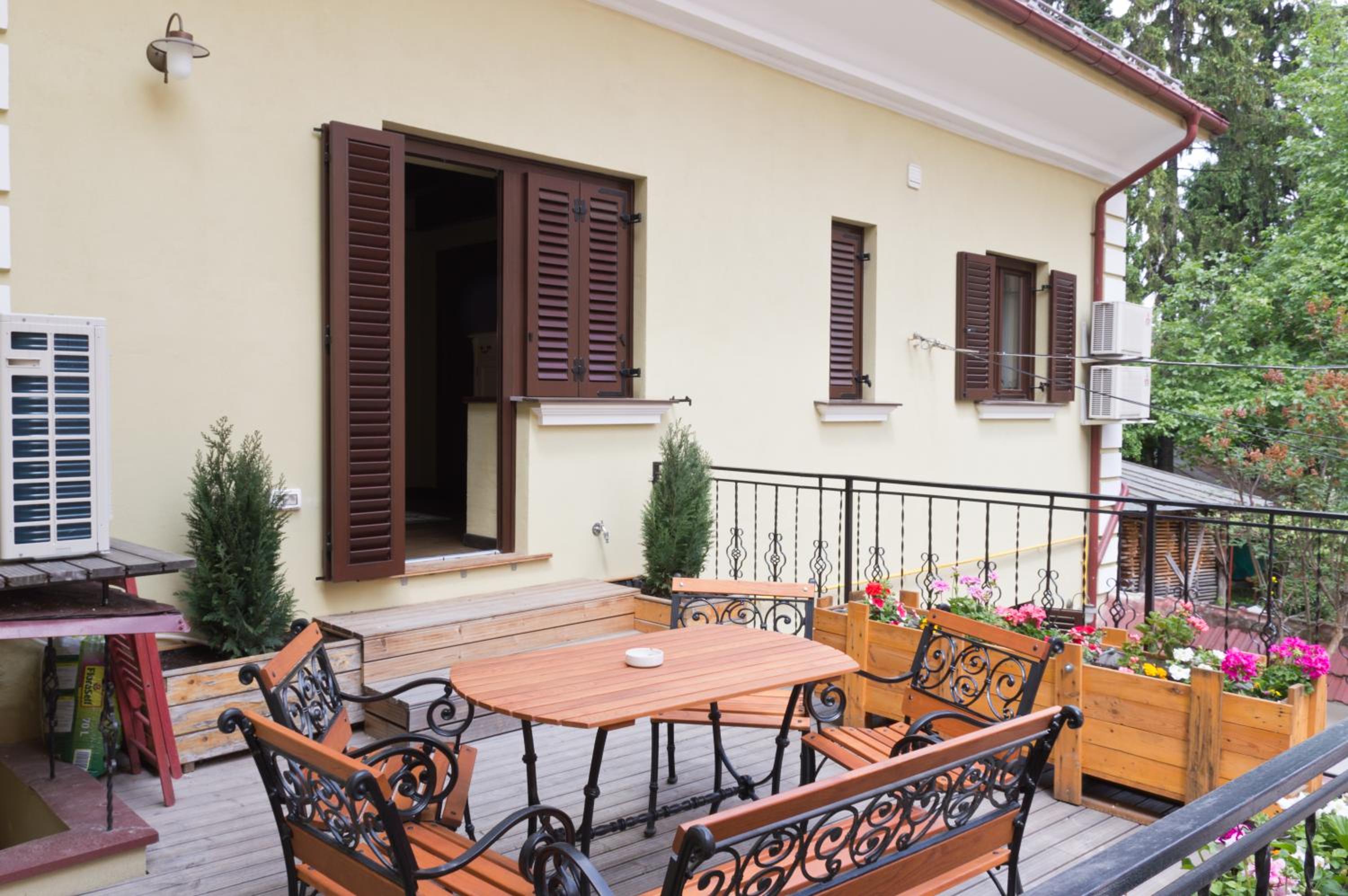 Arina Apartments