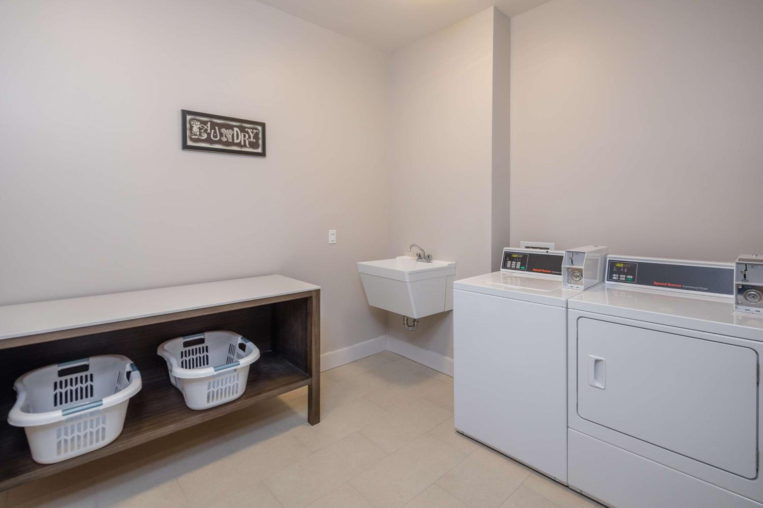 Half Moon Bay Vacations - Aristocrat Hotel, BW Signature Collection - Property Image 12