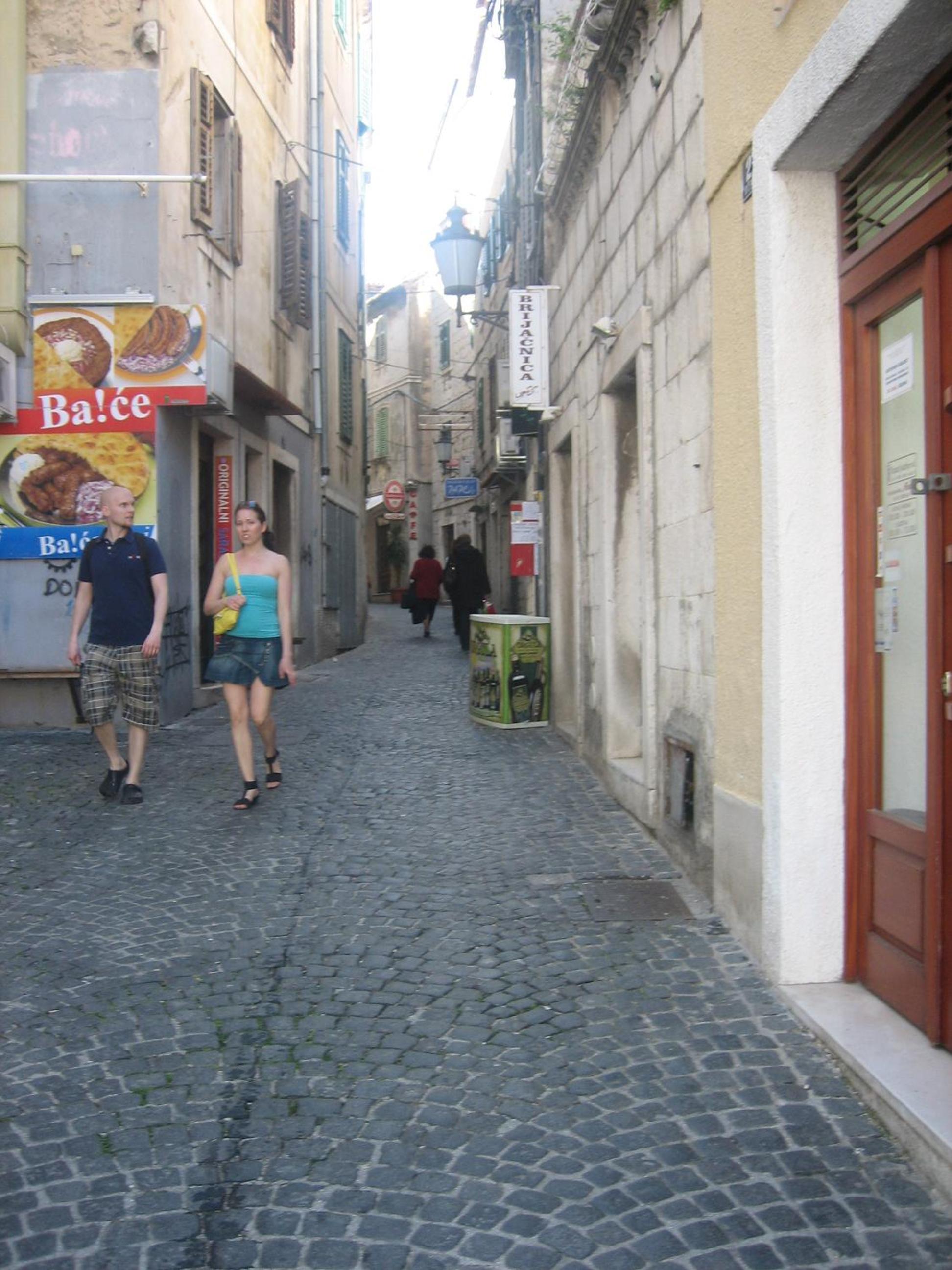 Photo 33