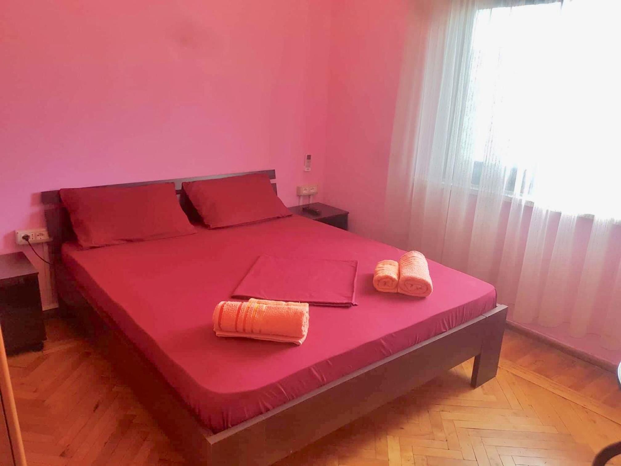 Elisabet Tirana