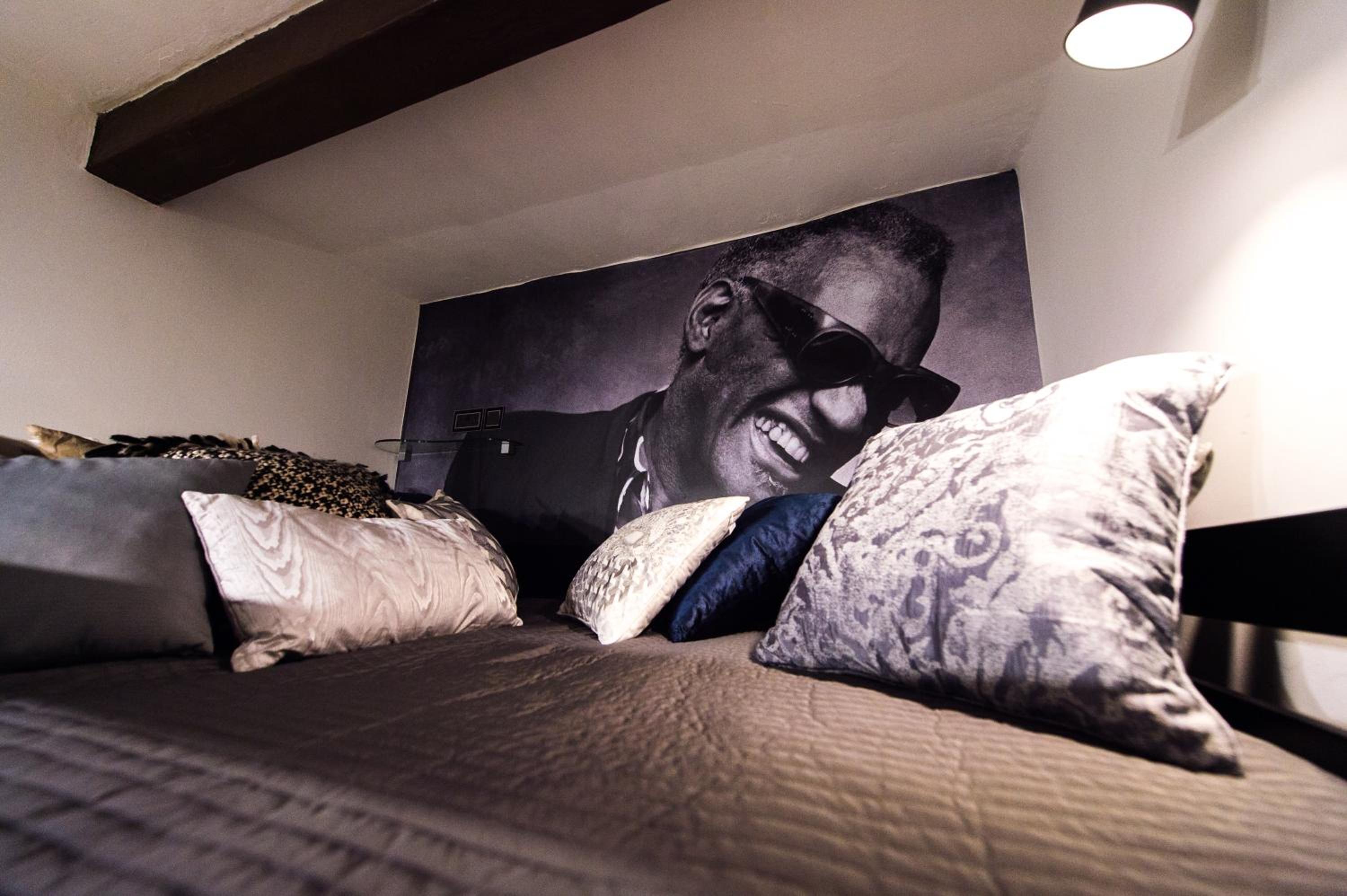 Sliema Vacations - Backstage Boutique Music Themed Townhouse - Property Image 83