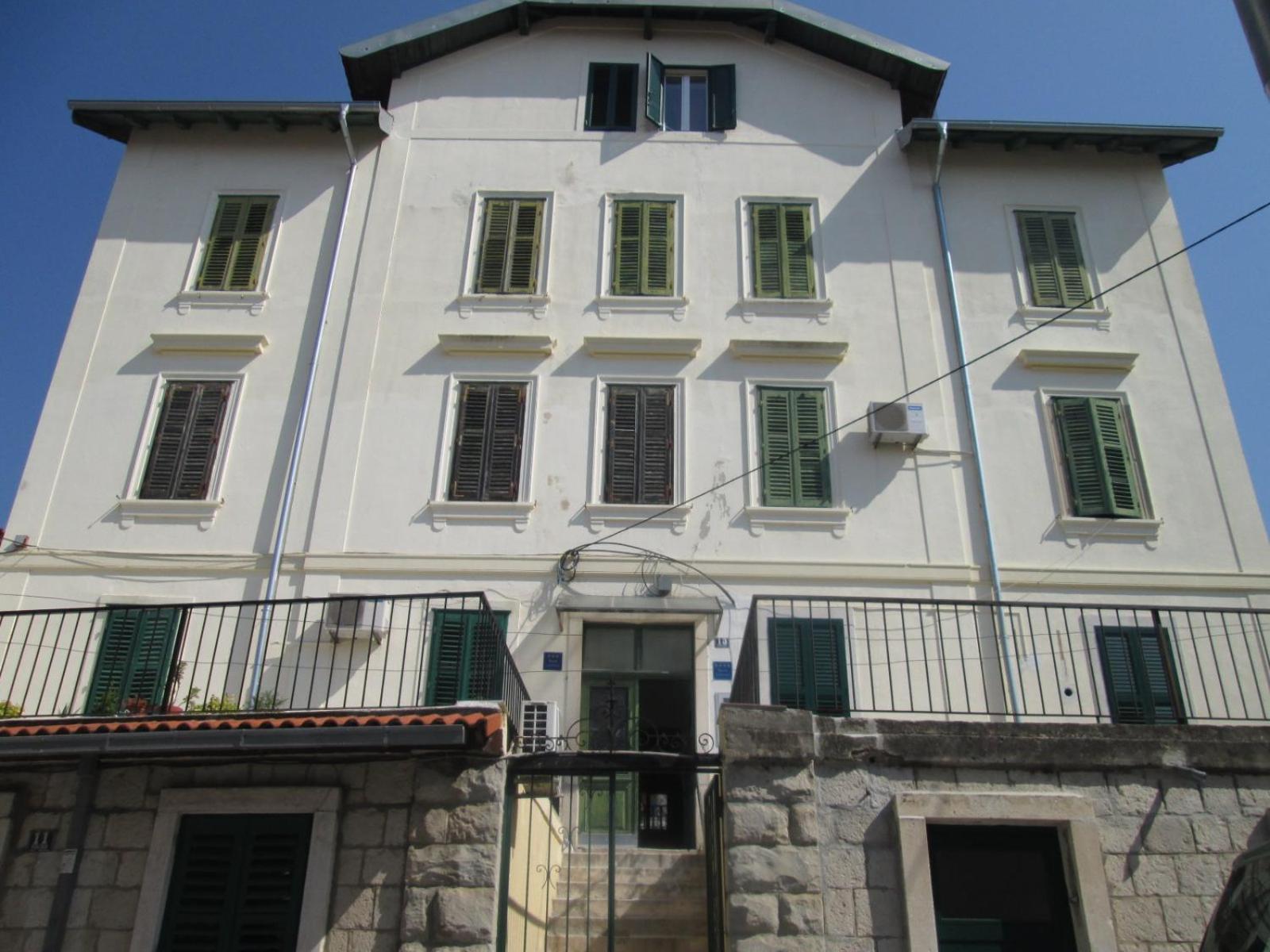 En-suite Rose on Rokova Street - 5 min Walk to the Old Town of Split — Split