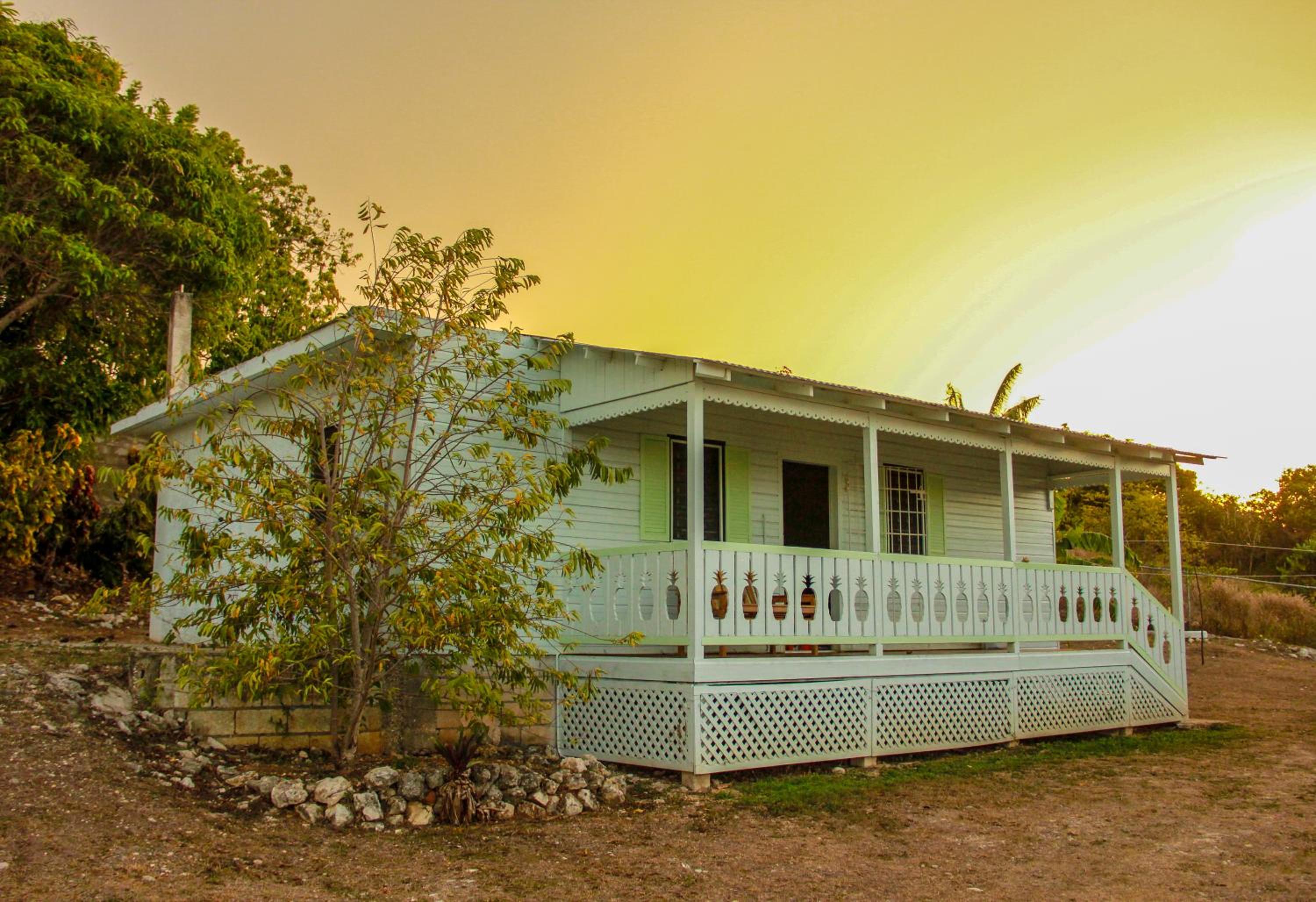 Sunshine Lodge: Your home away from home view 2