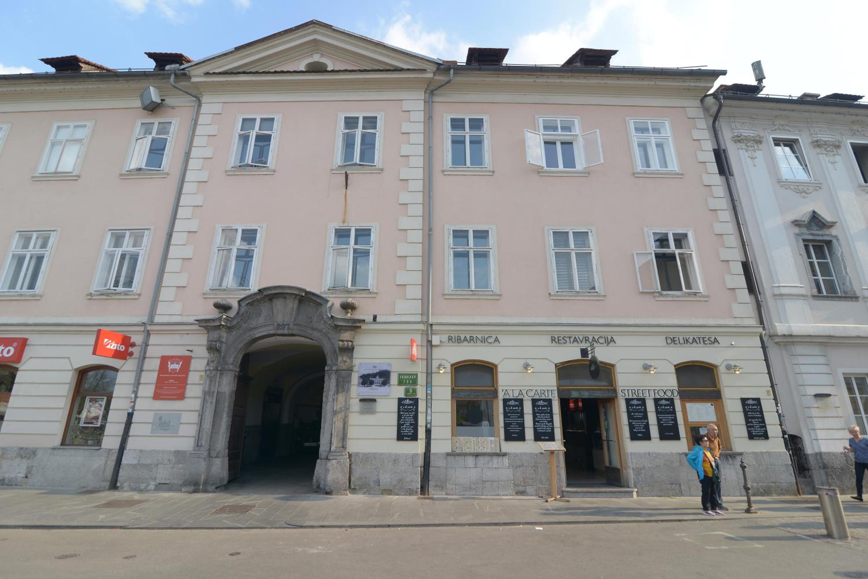 Photo 19