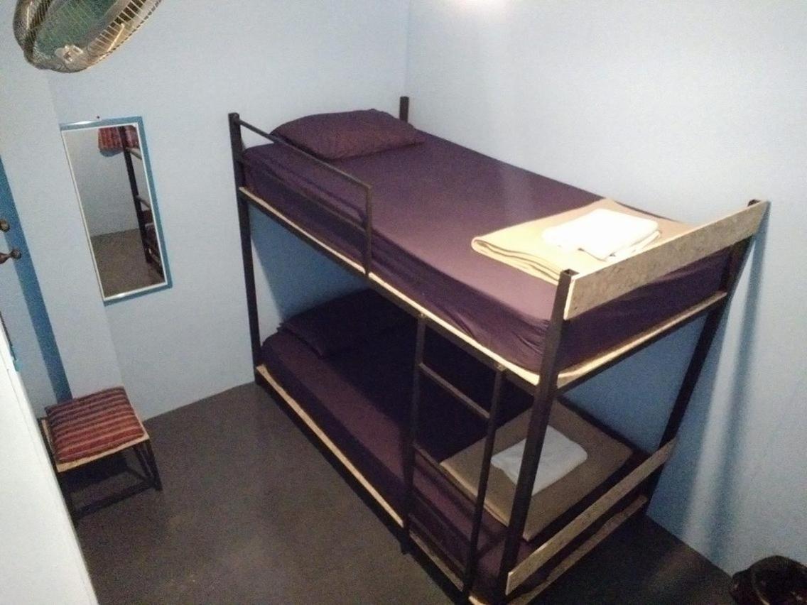 J Giant Hostel