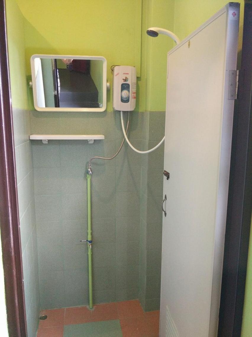 J Giant Hostel