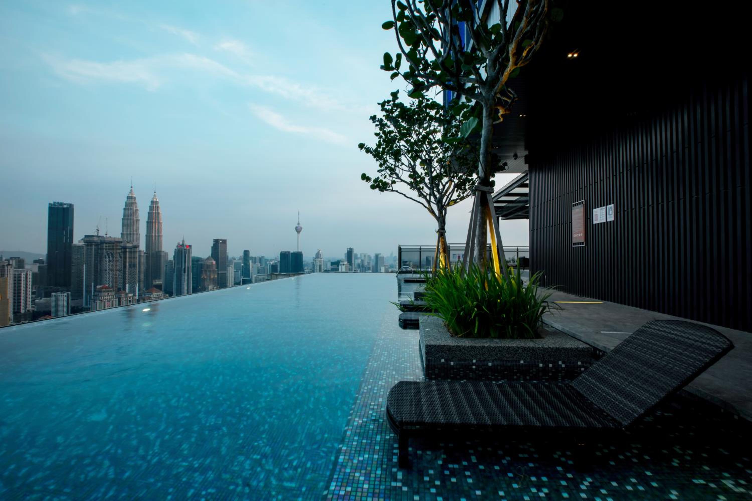 Expressionz Suites By iHost Global