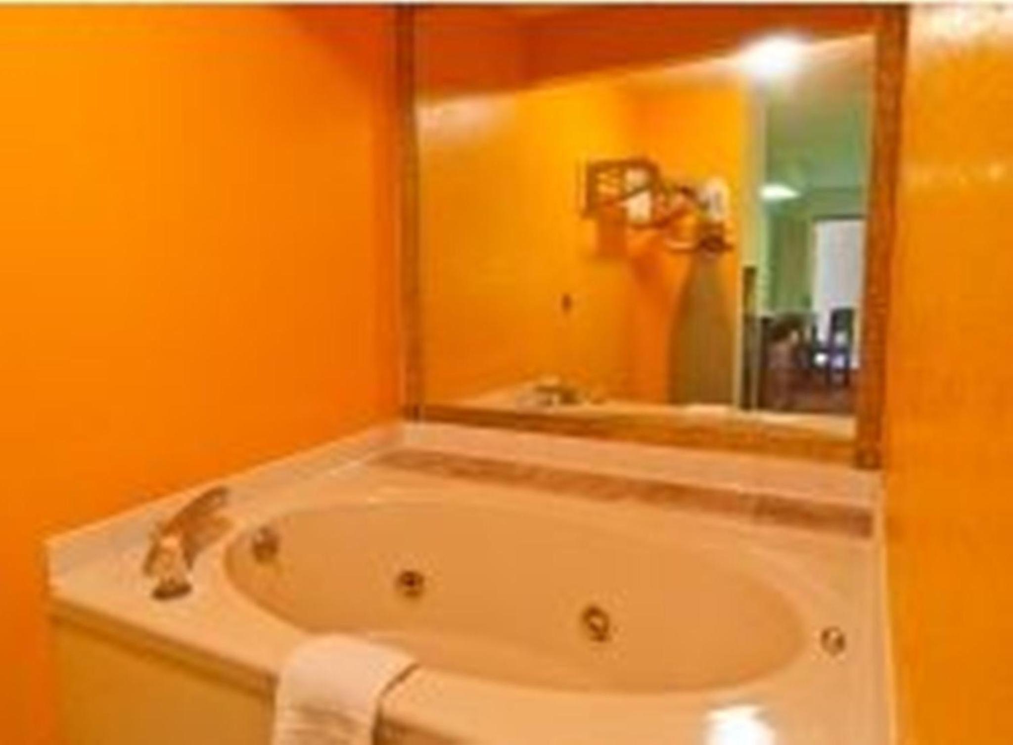 Americas Best Value Inn - Brookhaven - Property Image 15