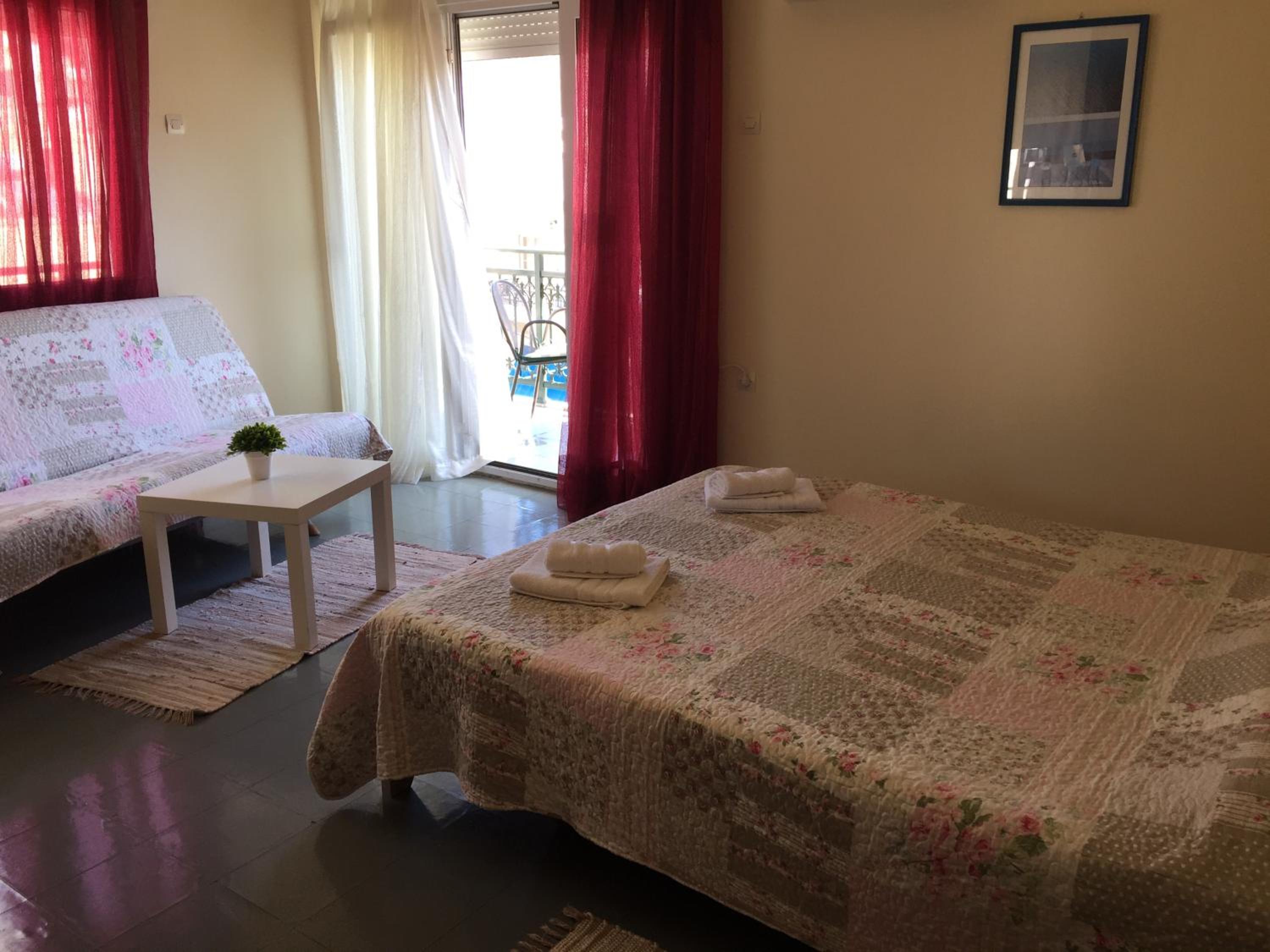 Platanos Rooms