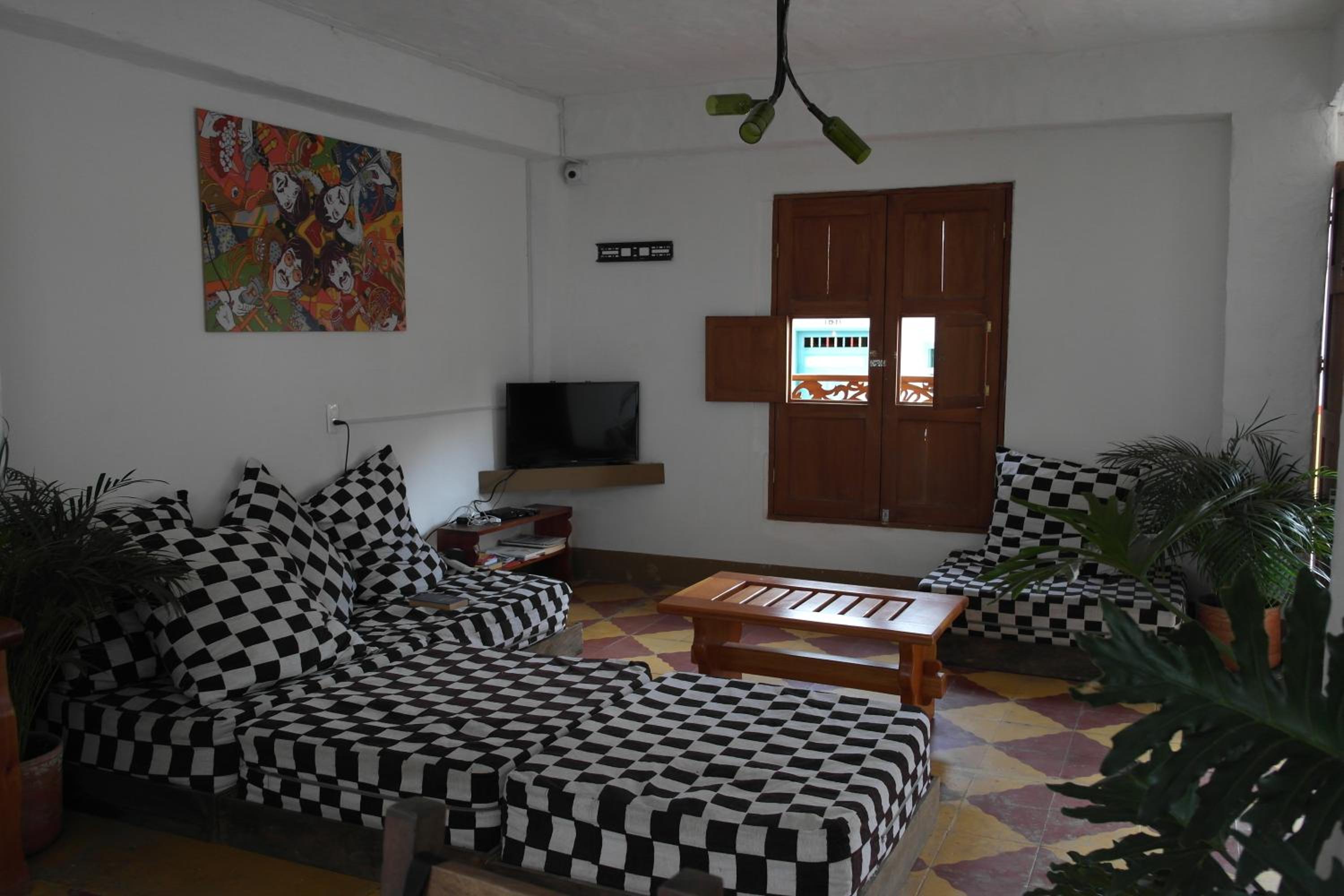 Sergeant Pepper's Hostel
