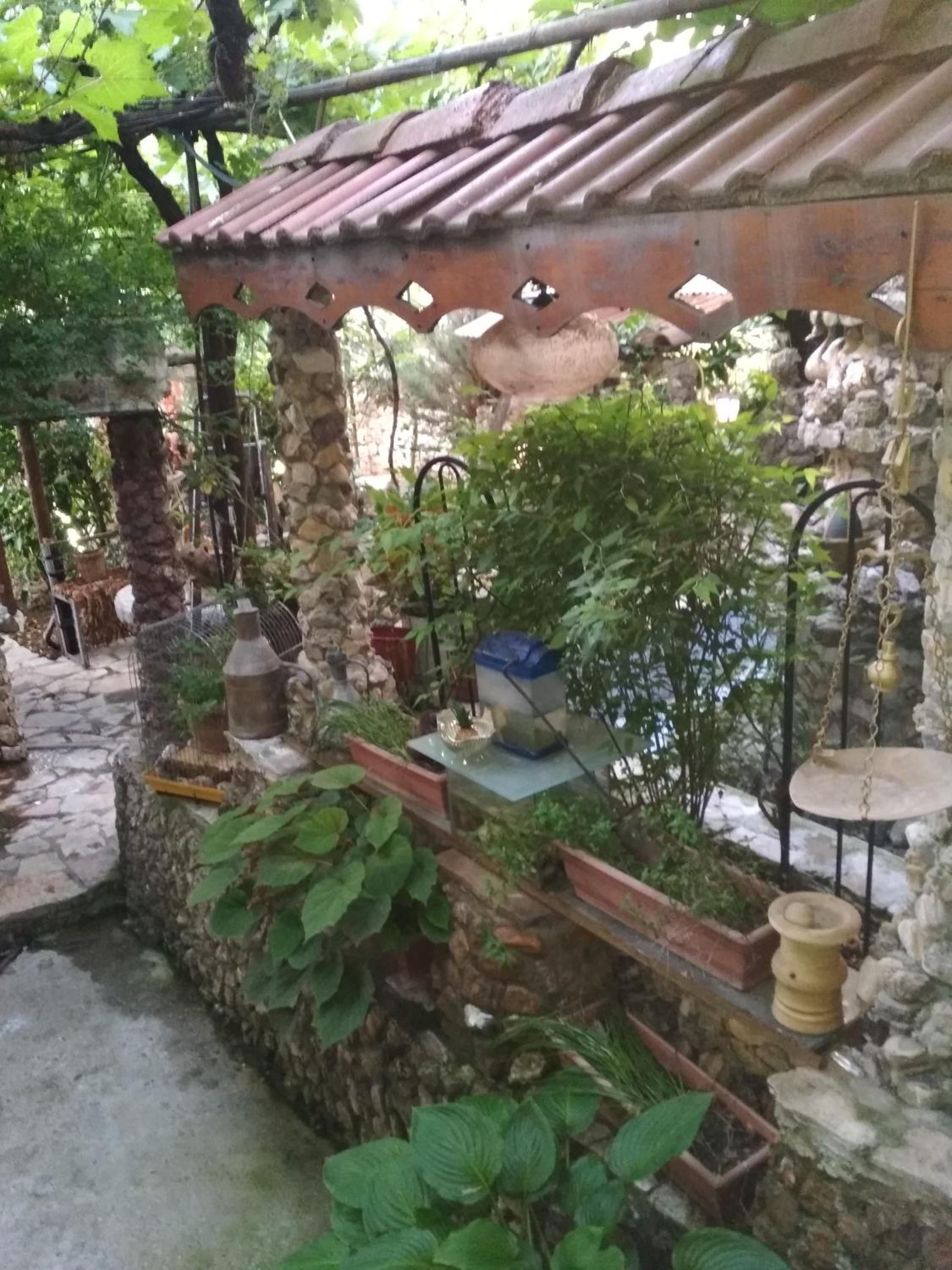 Karafil Guesthouse