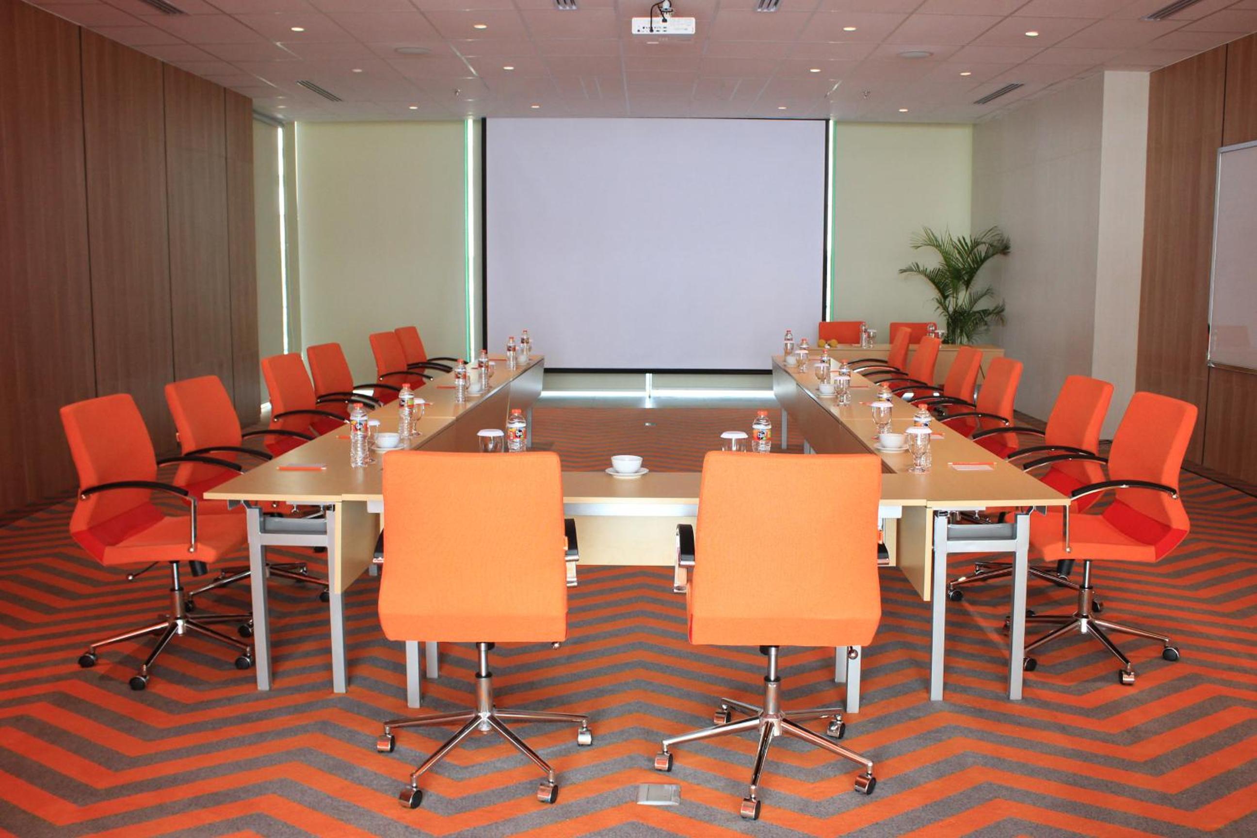 Solo Vacations - HARRIS Hotel  Conventions Solo - Property Image 3