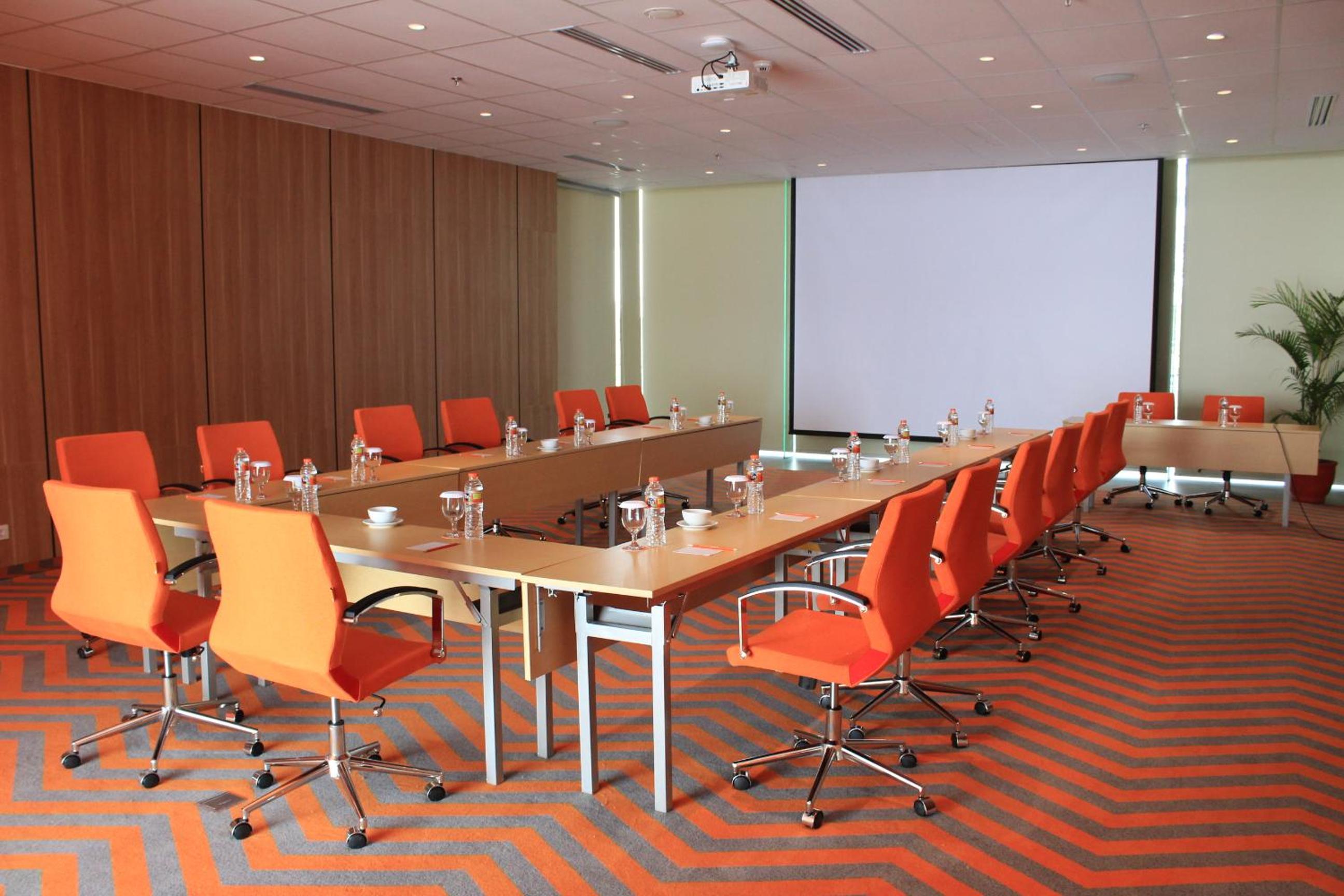 Solo Vacations - HARRIS Hotel  Conventions Solo - Property Image 4