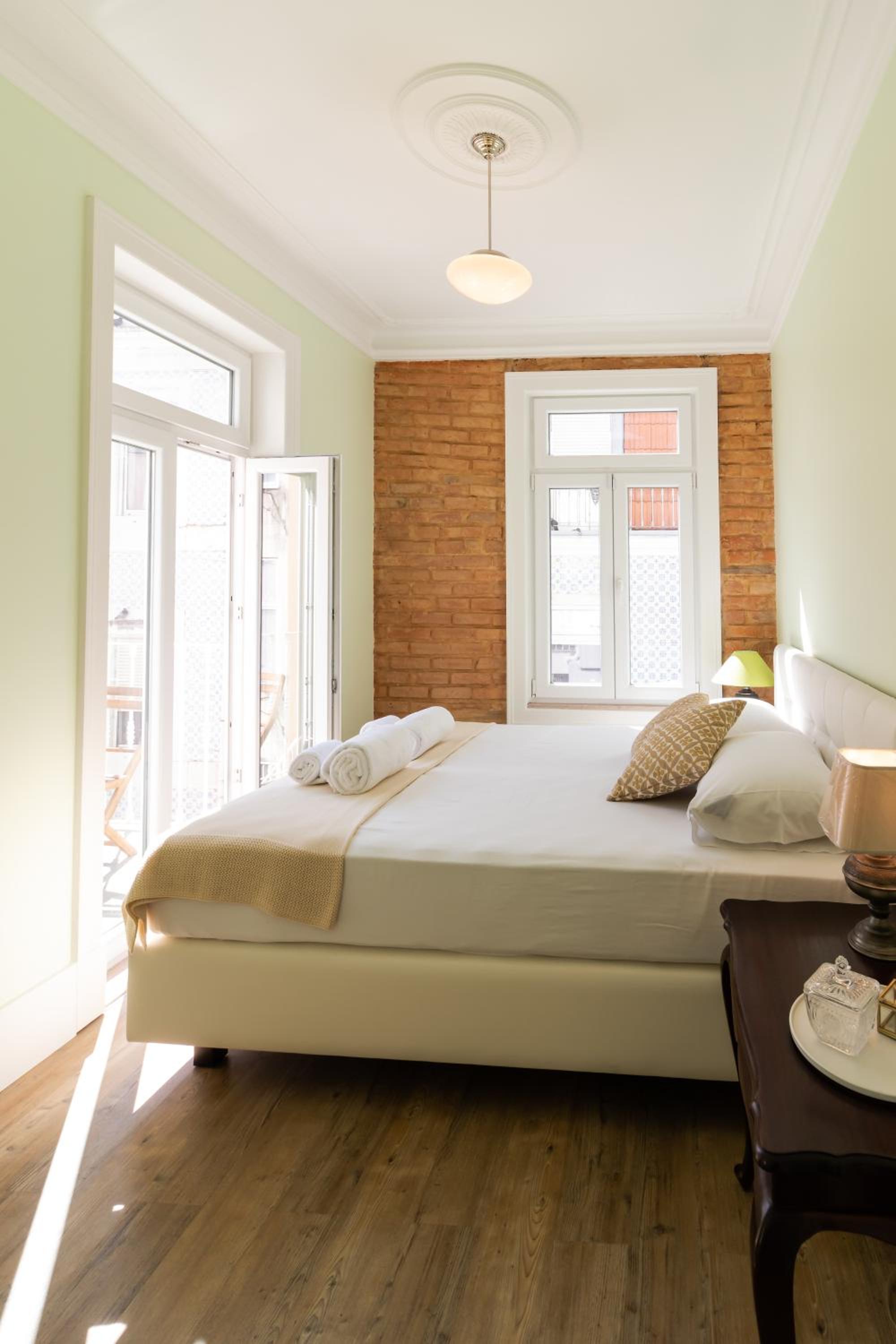 1898 Home & Suites