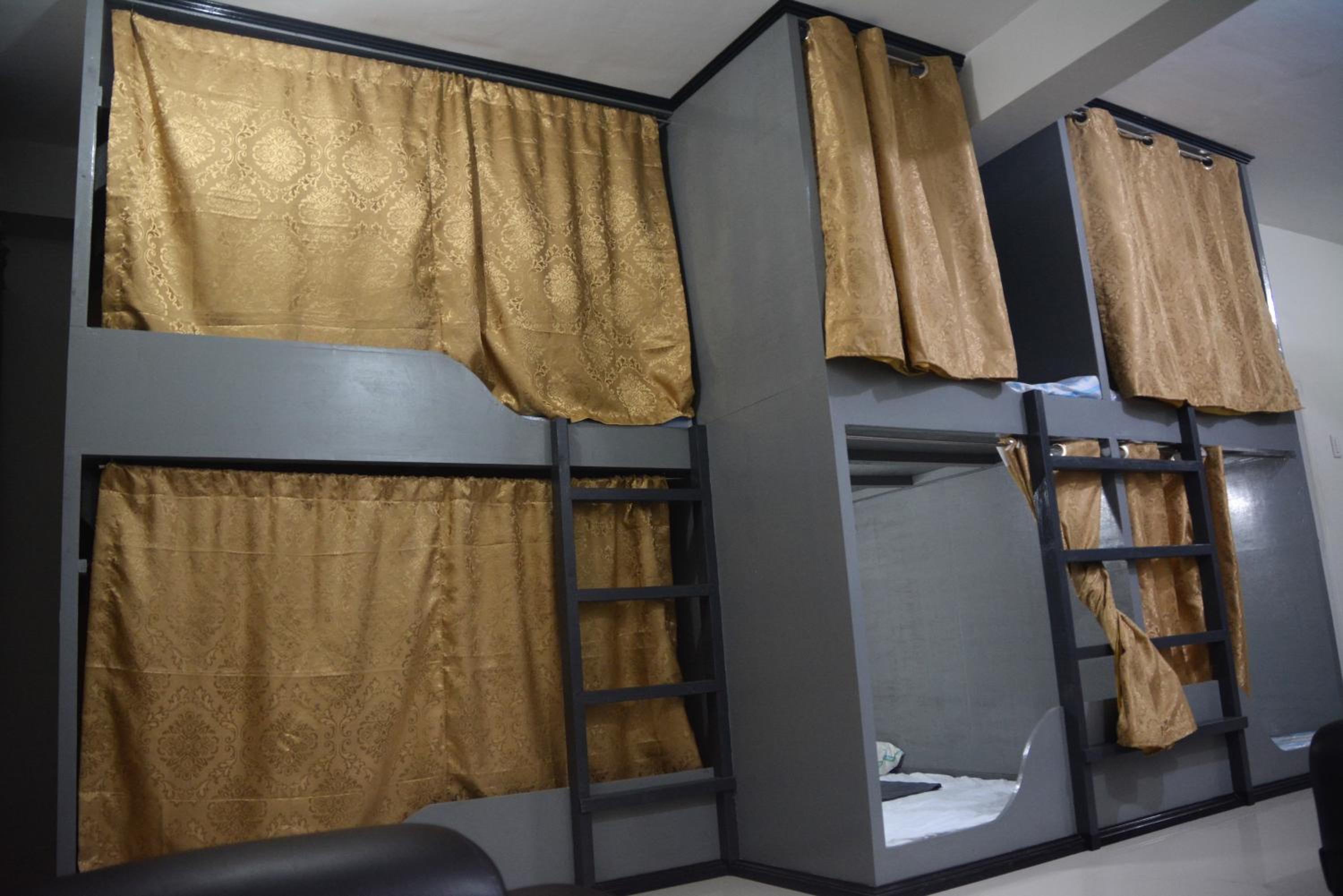 Sleepadz - Capsule Beds Dormitel in Magsaysay Ave Naga