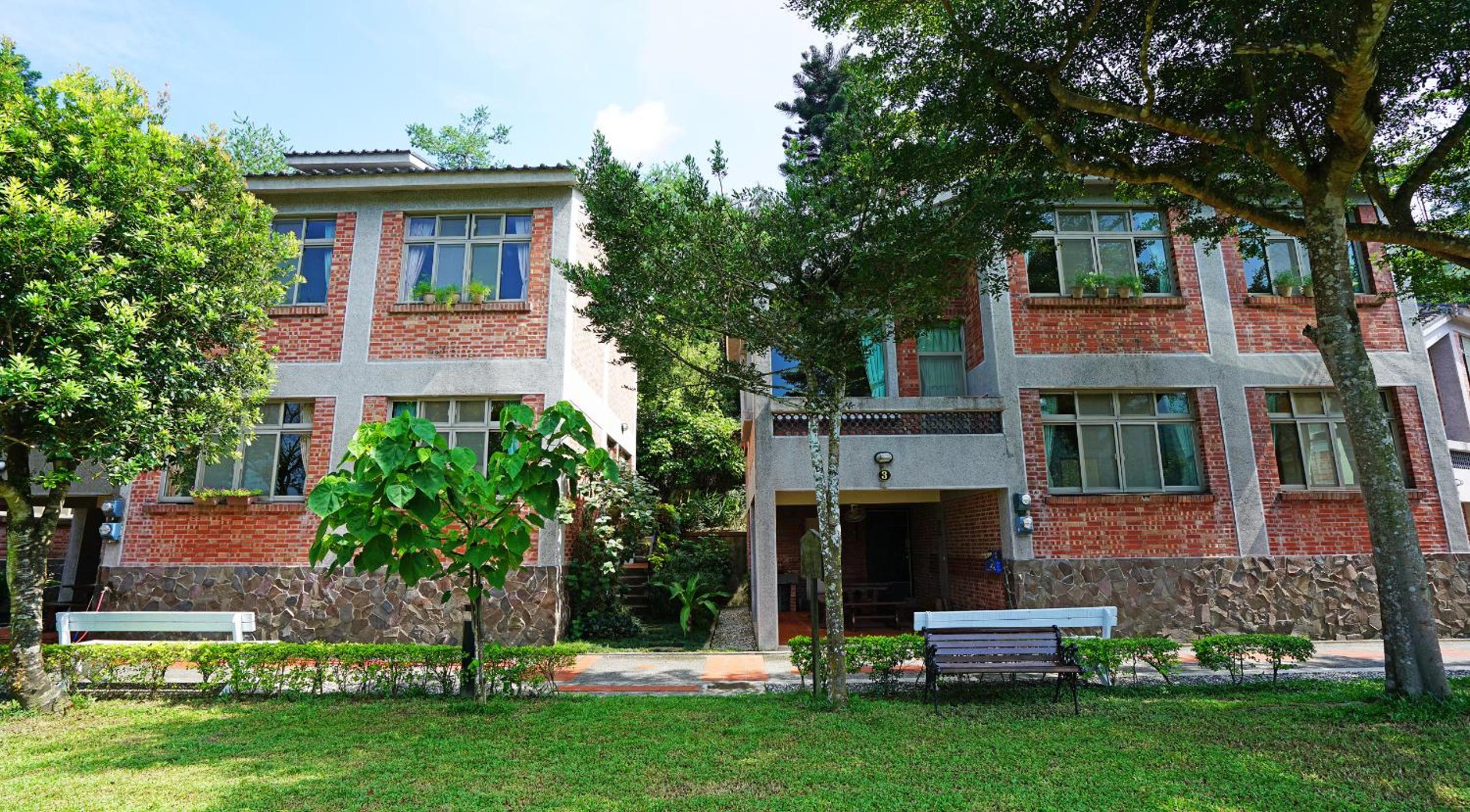 Red Brick Villas