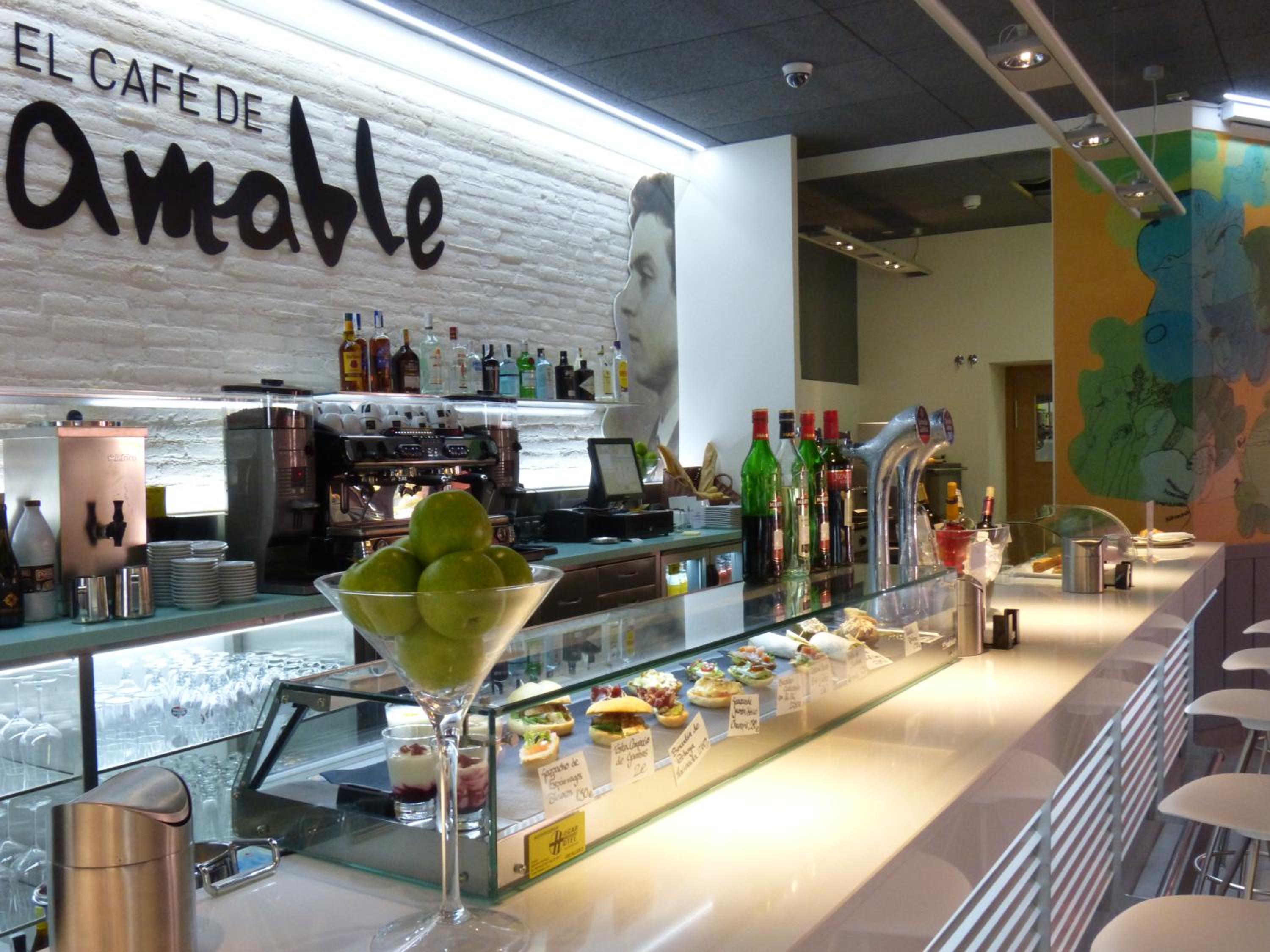 The Book Factory Hostel by gaiarooms