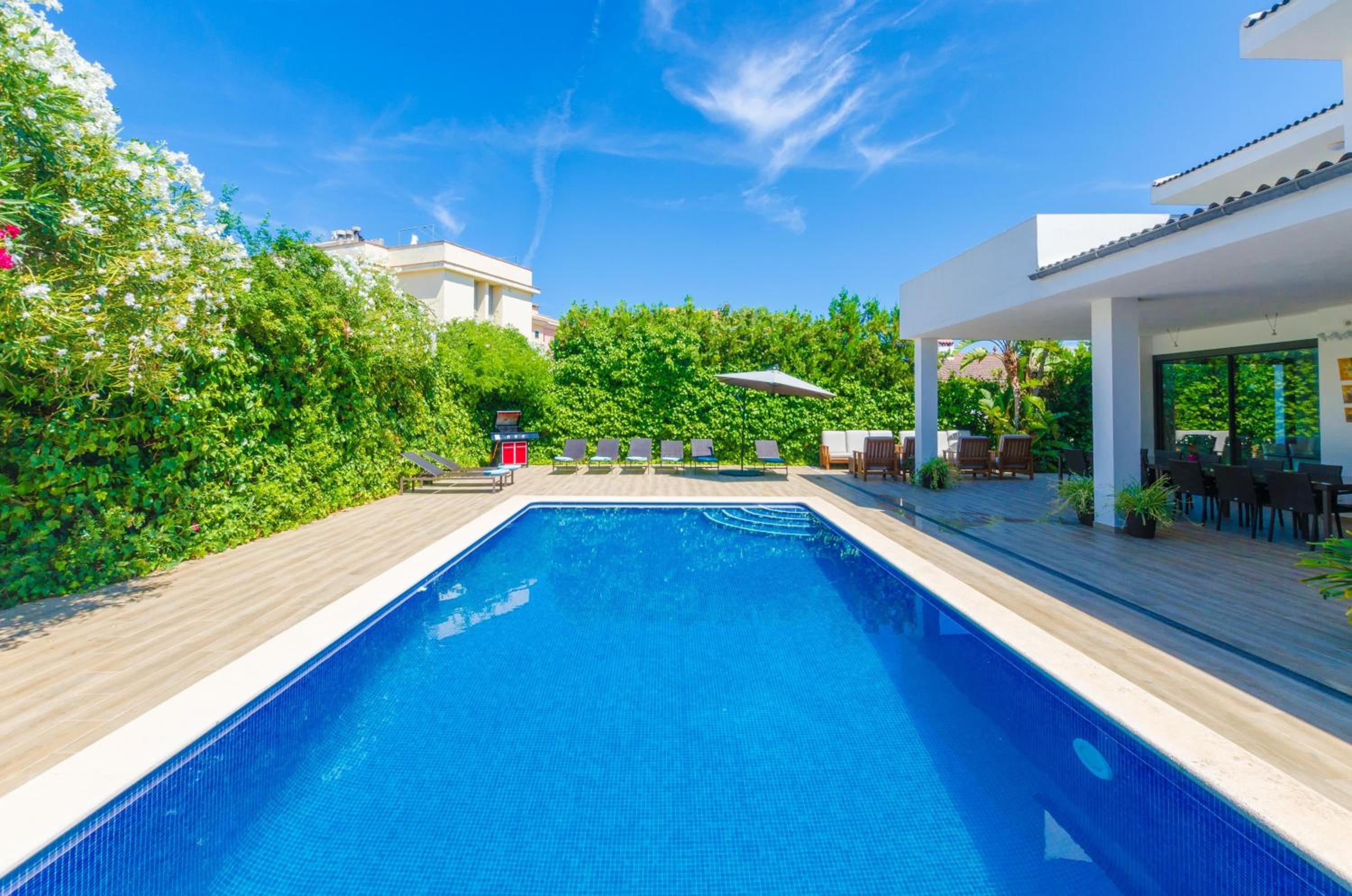 Villa Diagonal view 2