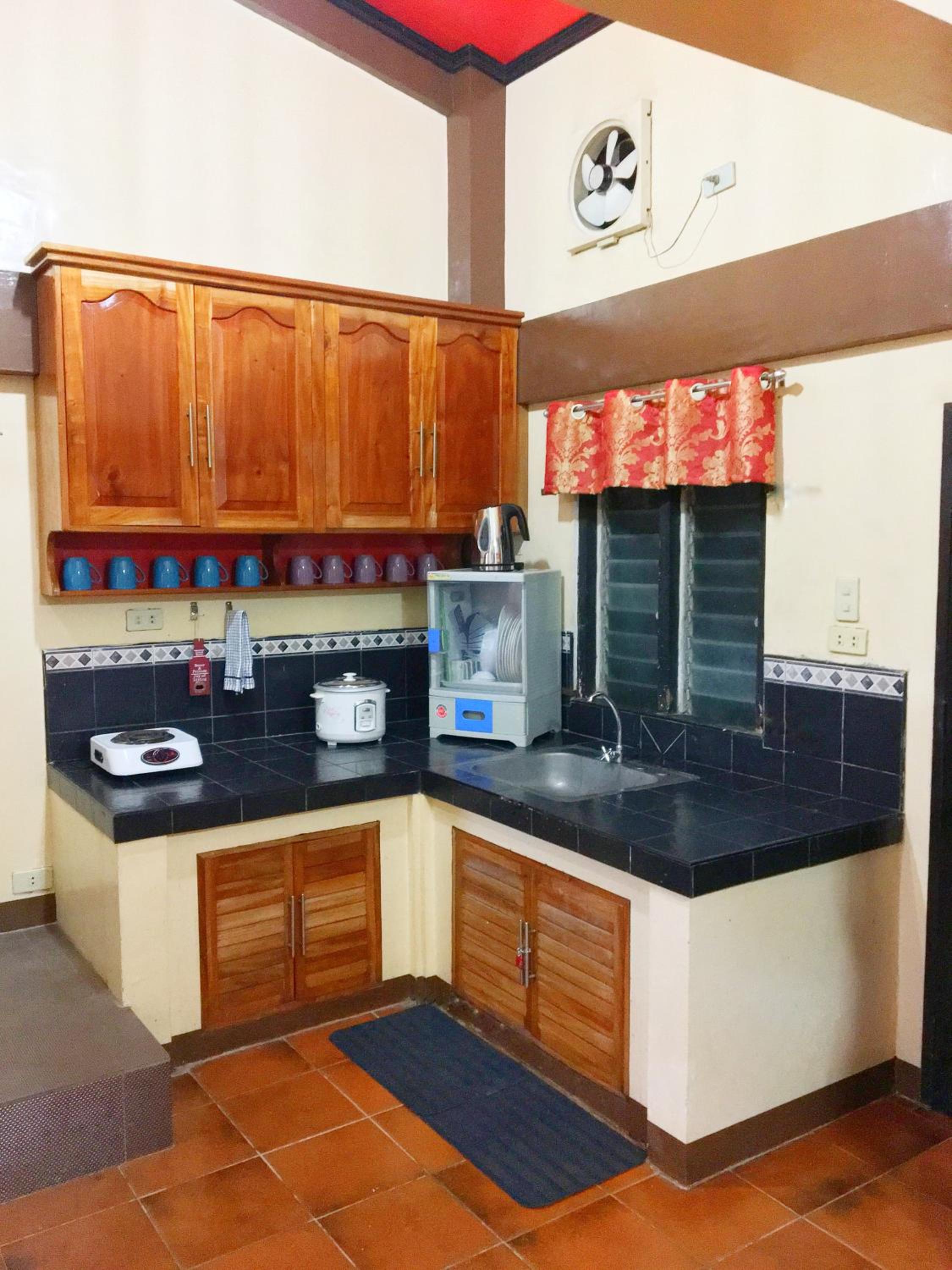 Fully AC 3BR House for 8pax near Airport and SM with 100mbps Wifi view 5