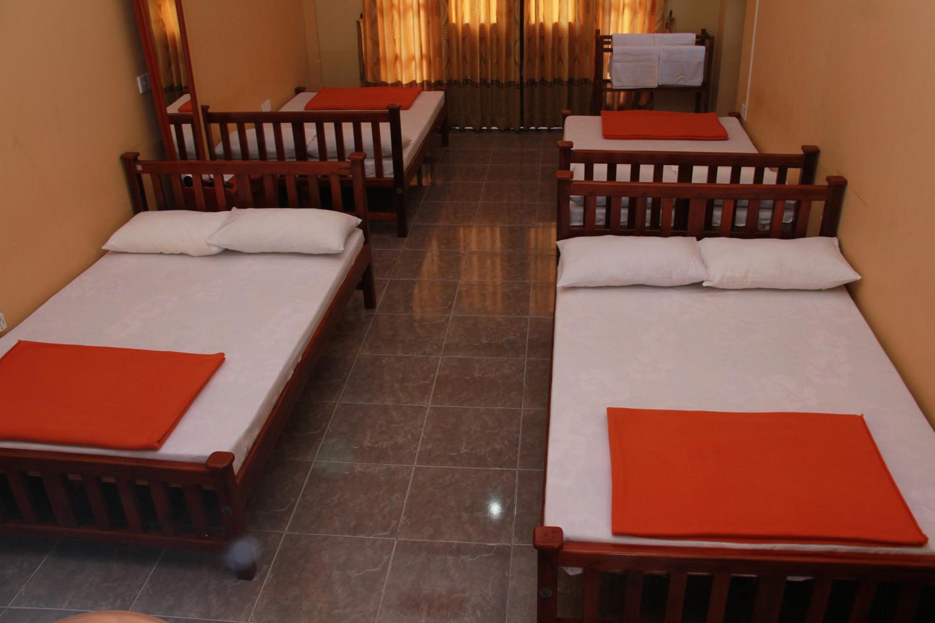 Anura Guest Inn