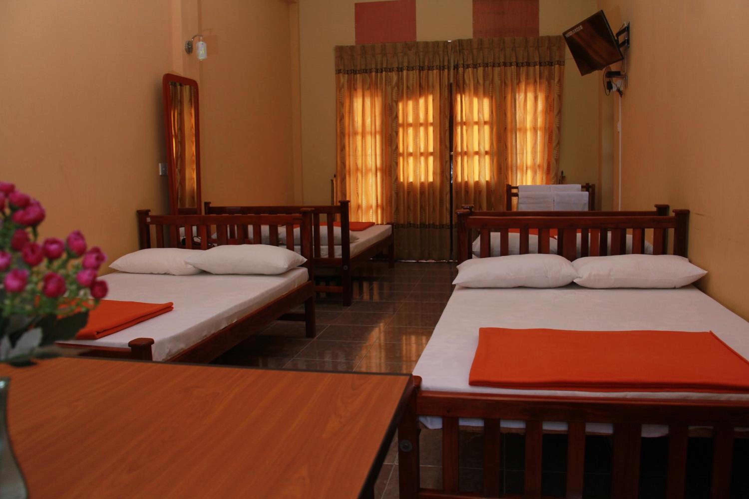 Anura Guest Inn