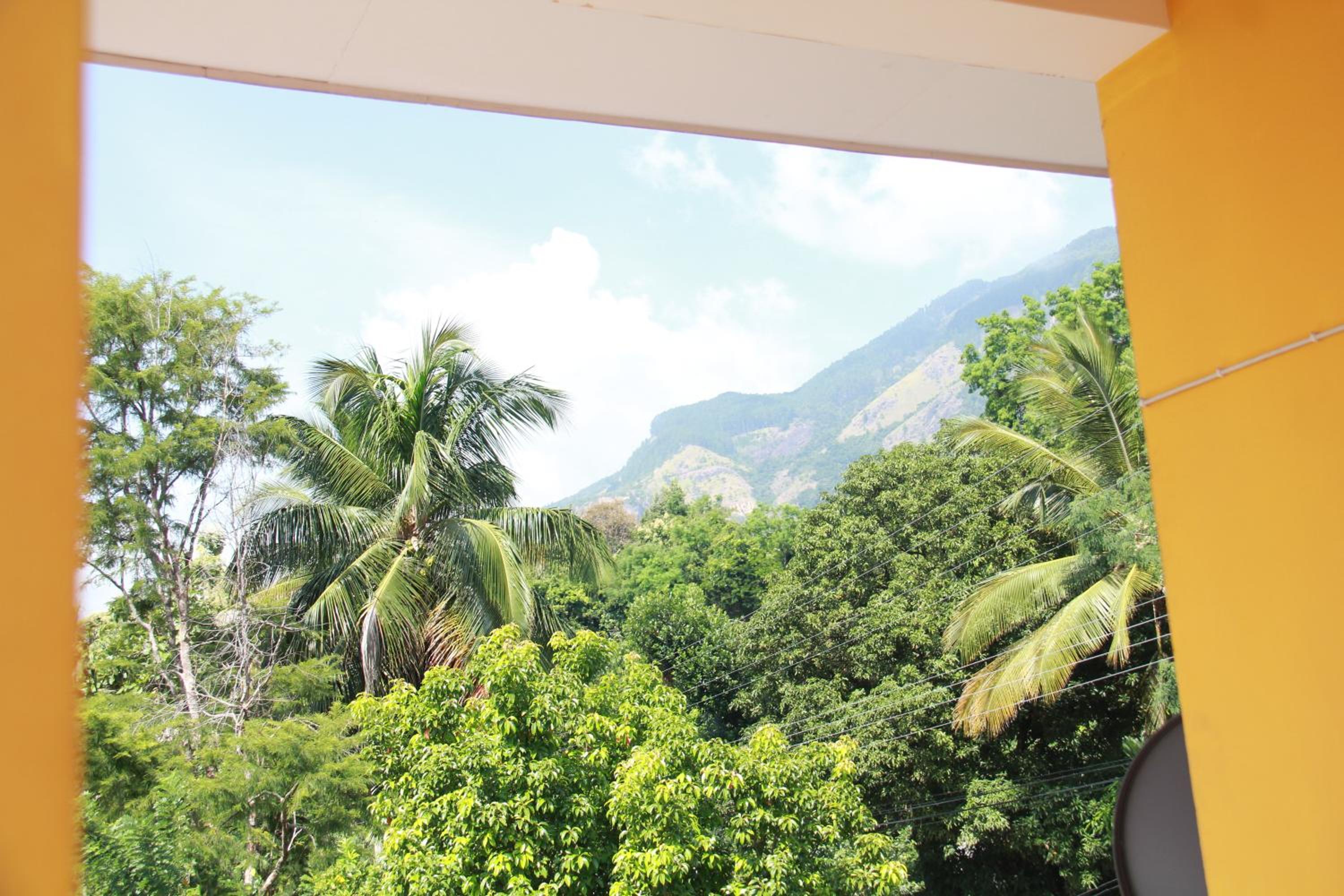 Anura Guest Inn