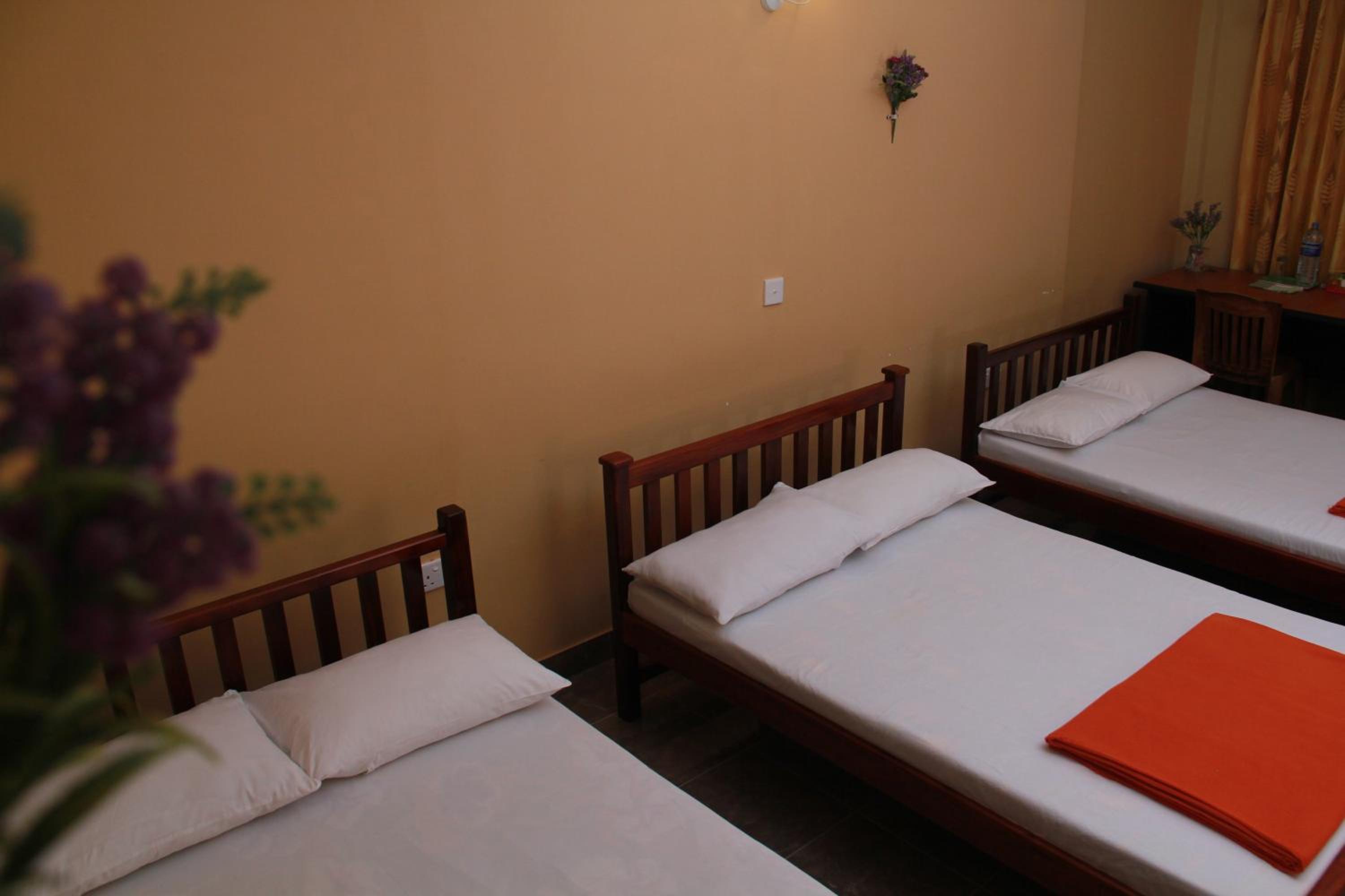 Anura Guest Inn