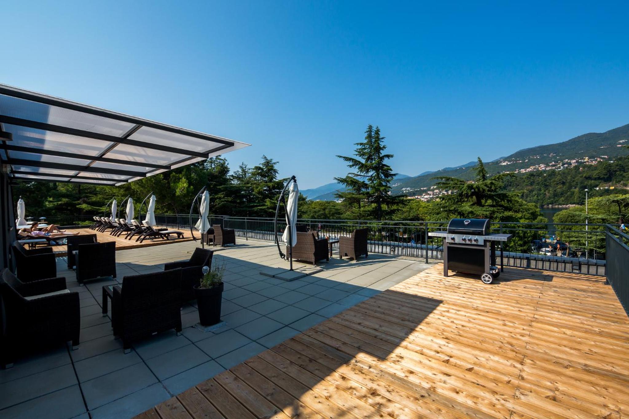 Apartments & Rooms Preelook