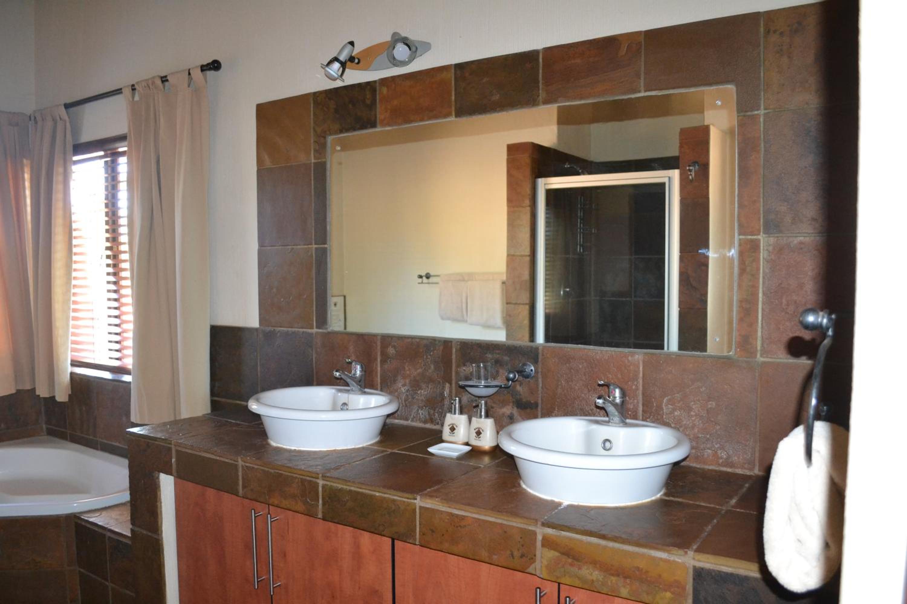 Makhato 84 Bush Lodge
