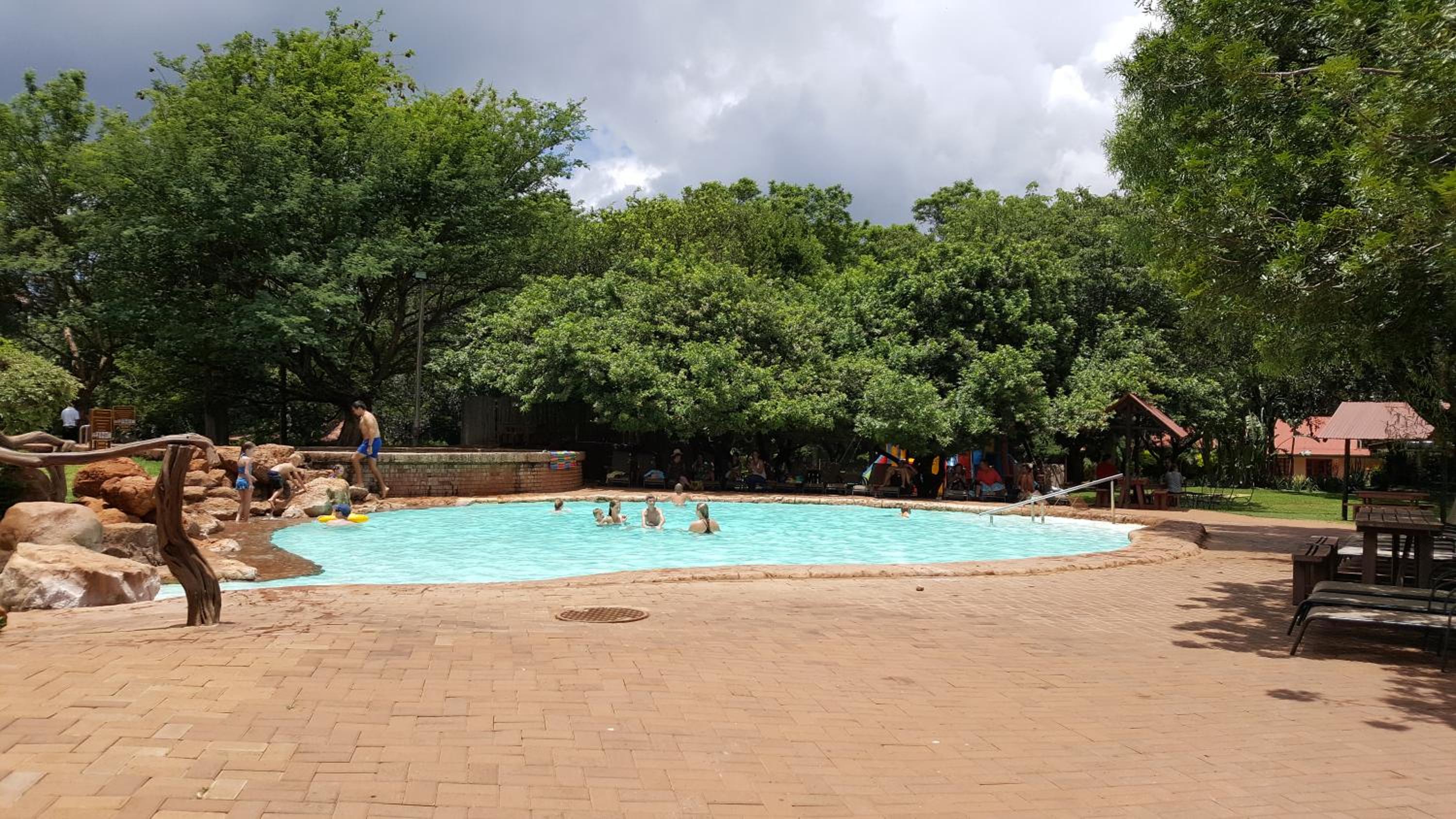 Makhato 84 Bush Lodge