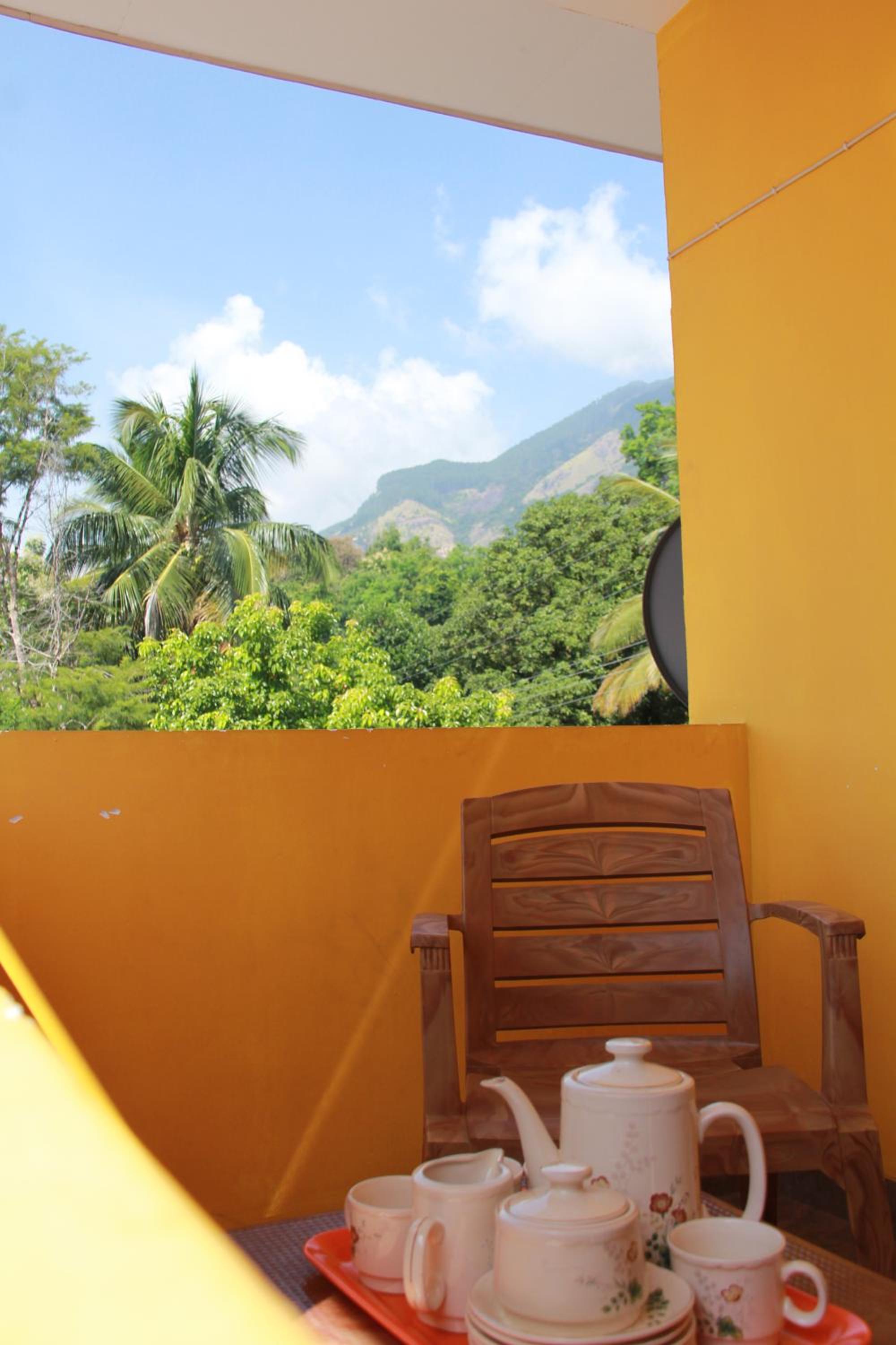 Anura Guest Inn