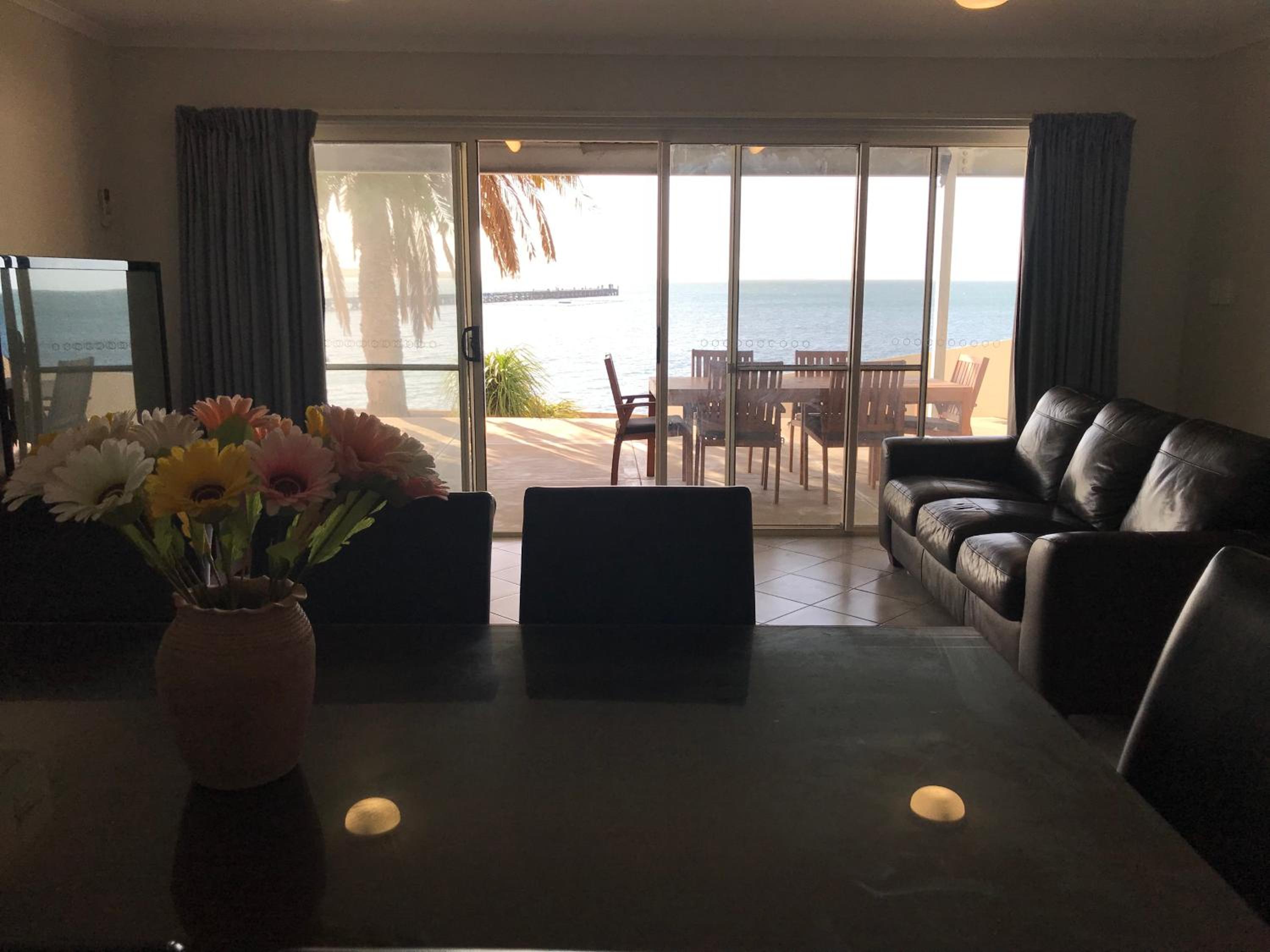 Beachside & Jetty View 6 - Captain's Apartment