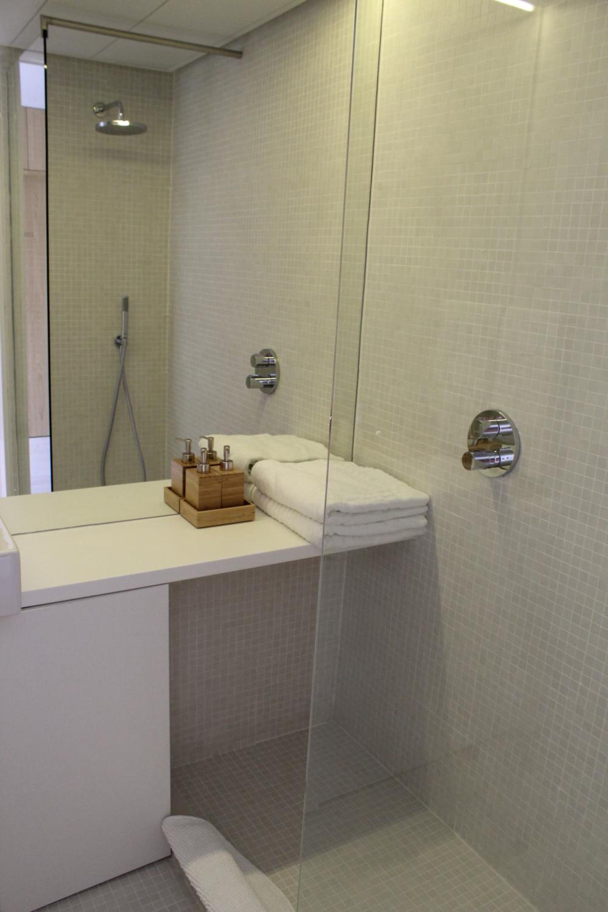 Edmond Vibes Barrio de Salamanca en Madrid — bathroom