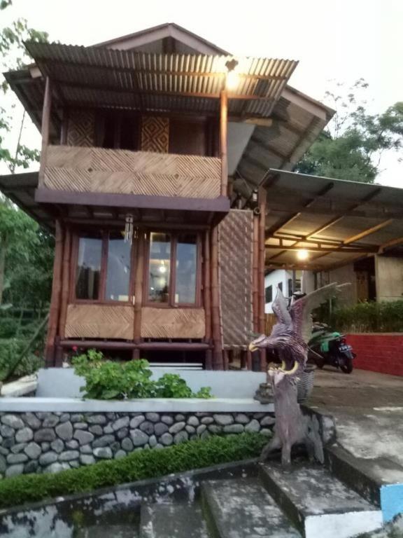 Kahyuna Guesthouse