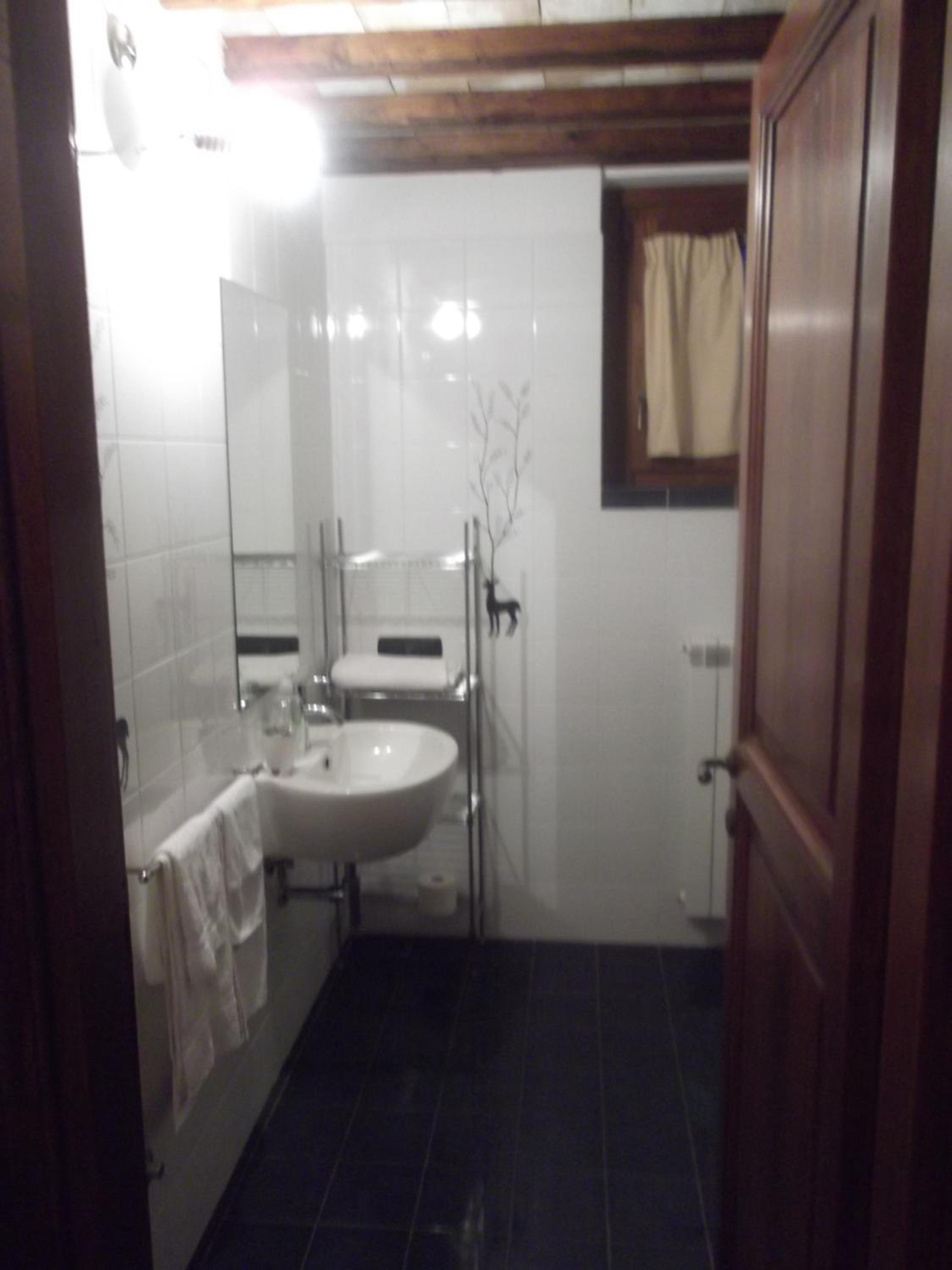 Photo 33