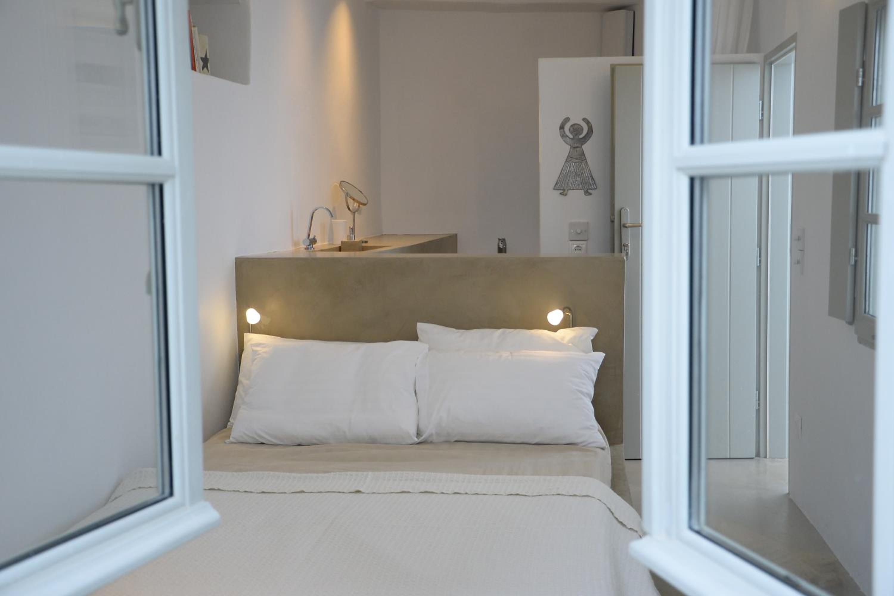 Ecloge, Hydra Island view 4