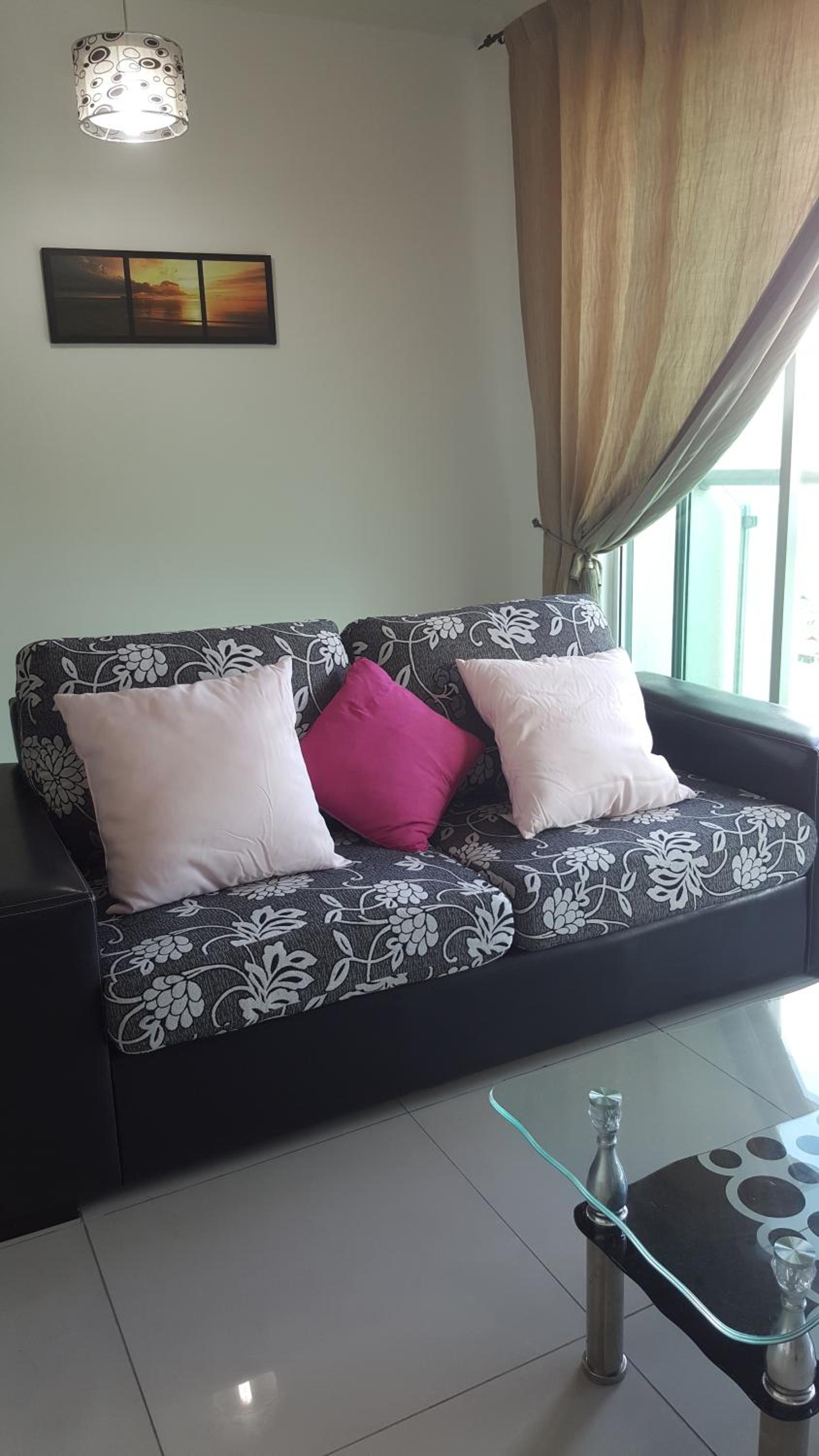 1room Publika