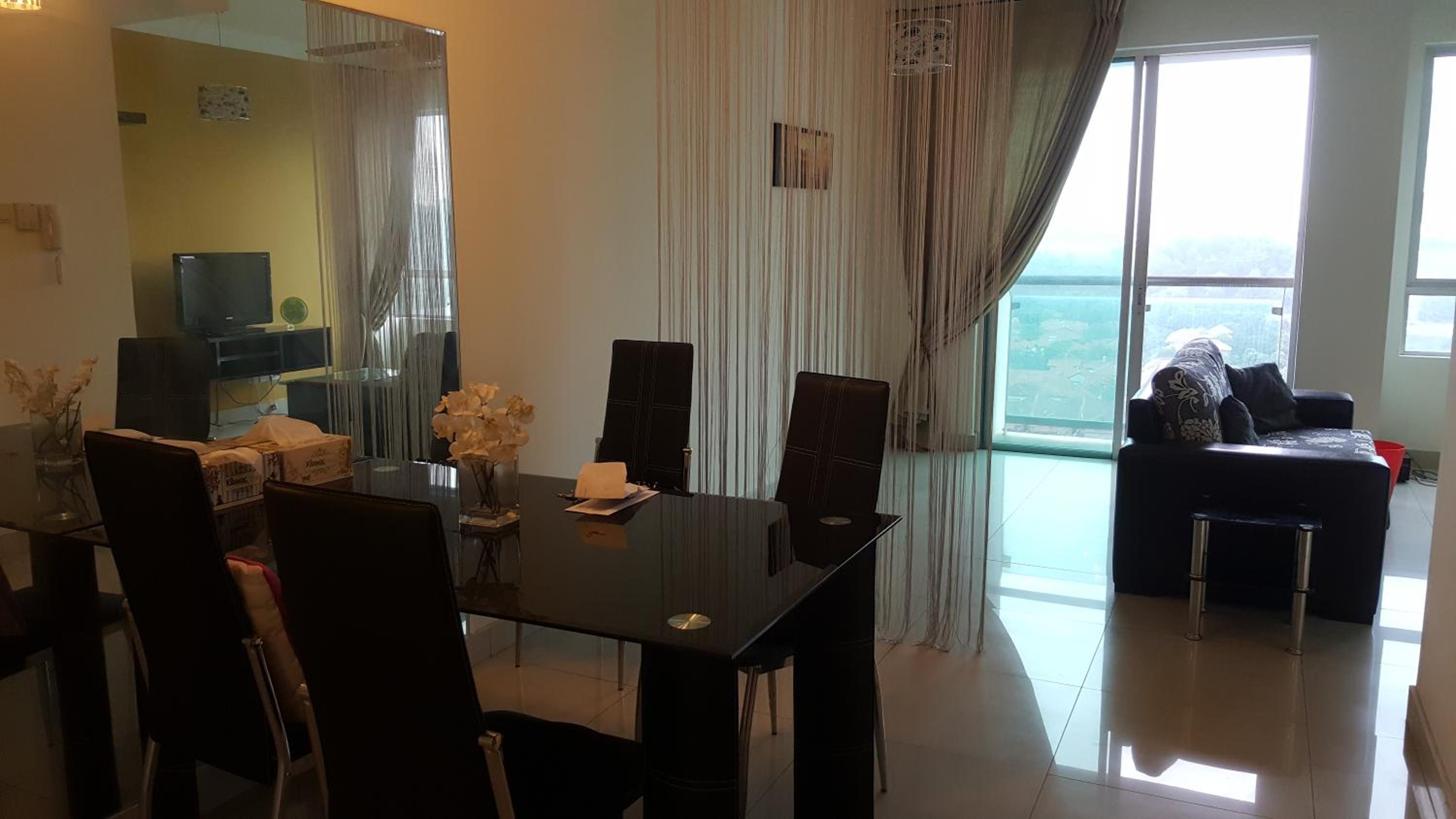 1room Publika